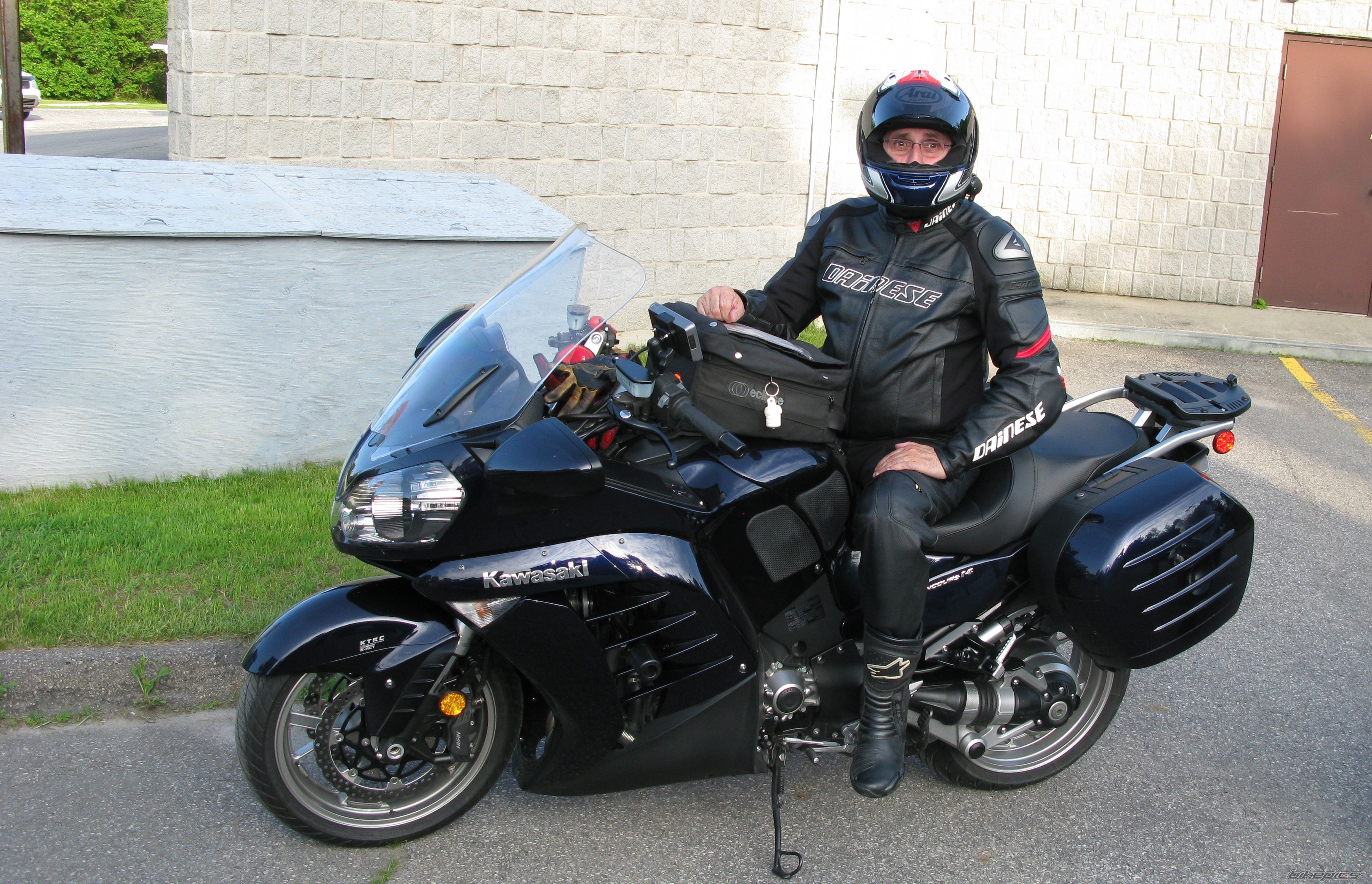 2010 KAWASAKI GTR1400 | Picture 2300066 motorcycle photo