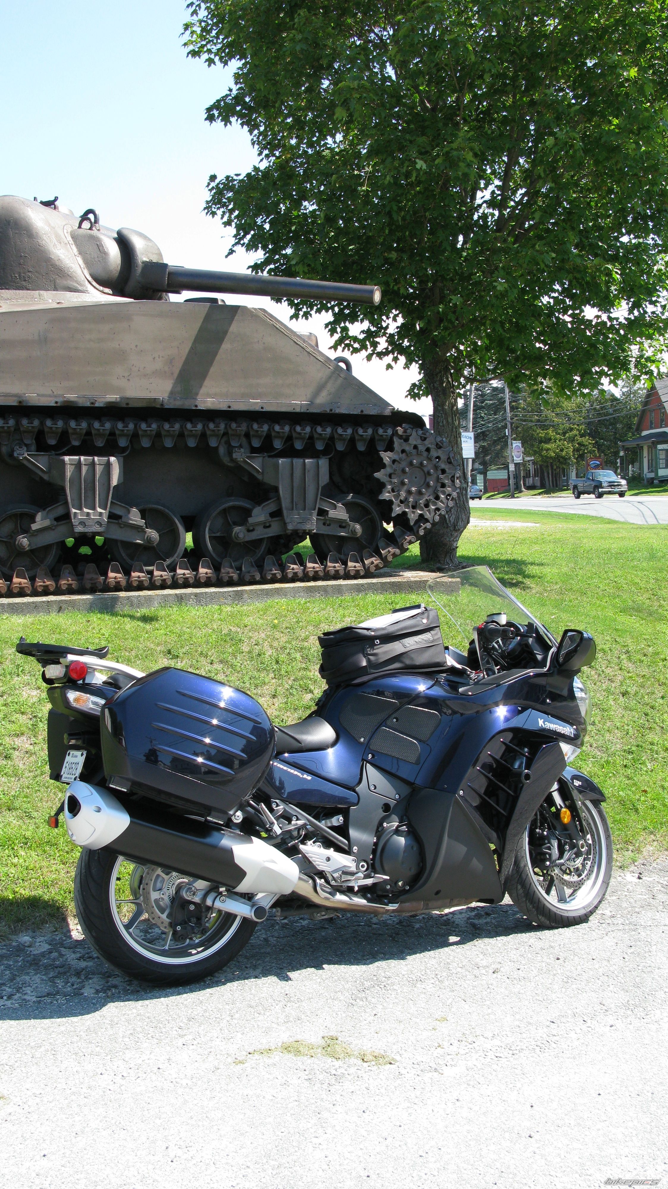 2010 KAWASAKI GTR1400 | Picture 2300077 motorcycle photo