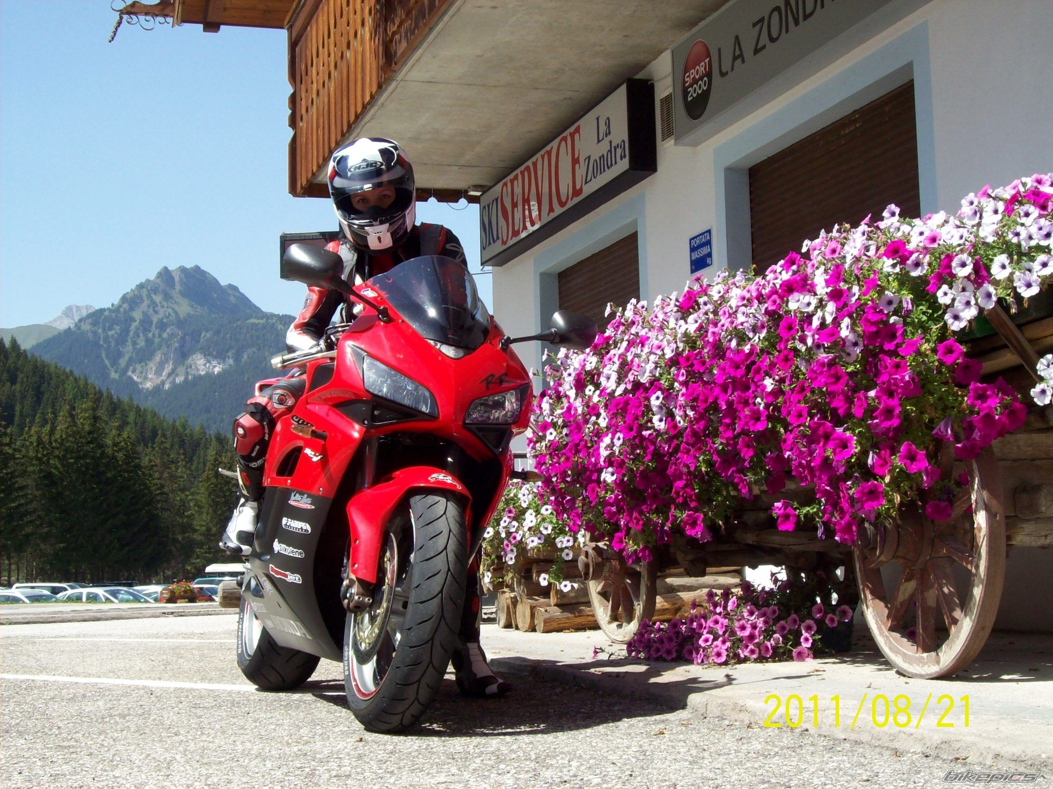 2004 HONDA CBR 1000  RR | Picture 2301883 motorcycle photo