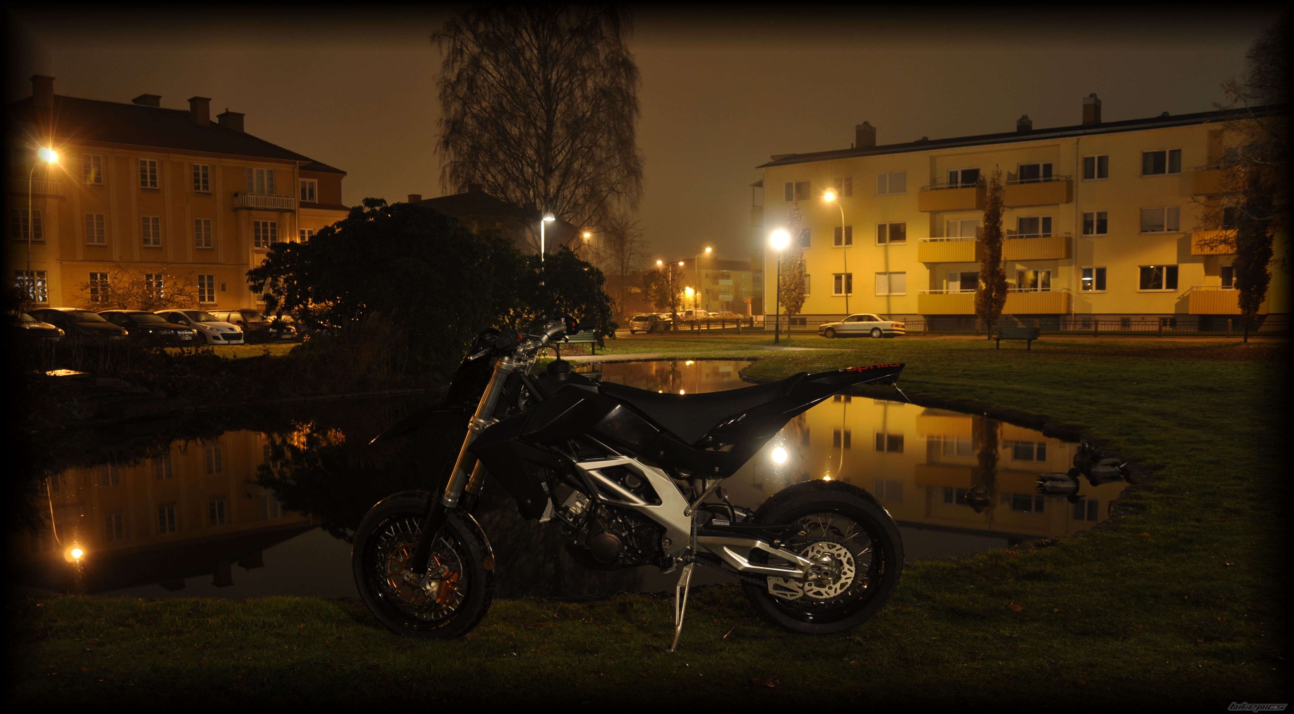 2009 APRILIA SXV 550 | Picture 2302105 motorcycle photo