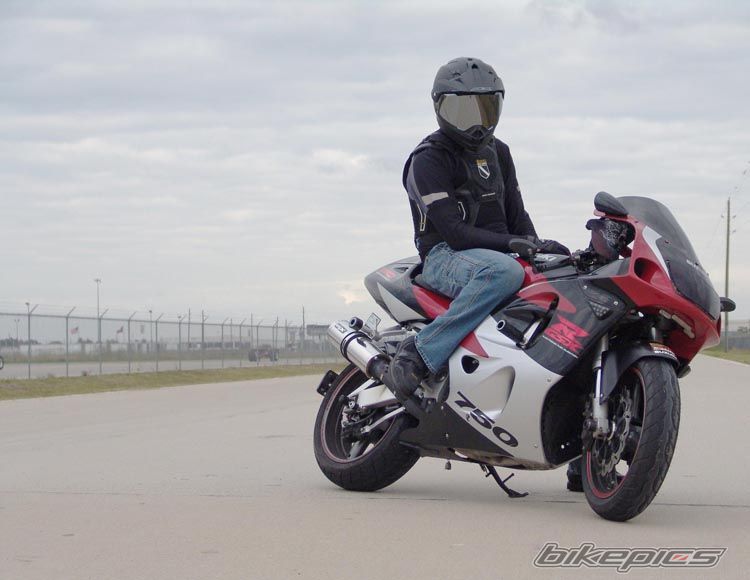 1998 SUZUKI GSX R 750 | Picture 2303472 motorcycle photo
