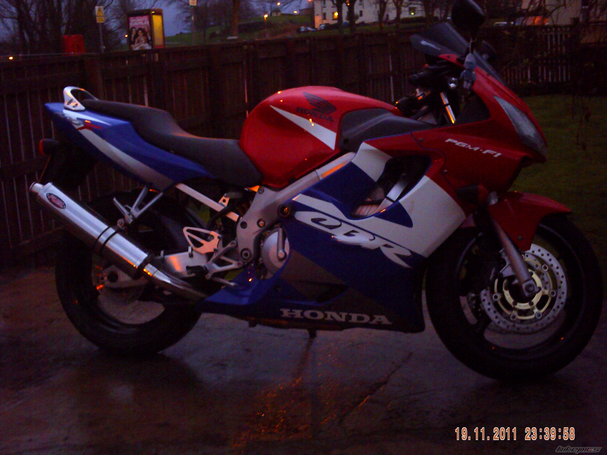 2002 HONDA CBR 600 F4 | Picture 2305003 motorcycle photo