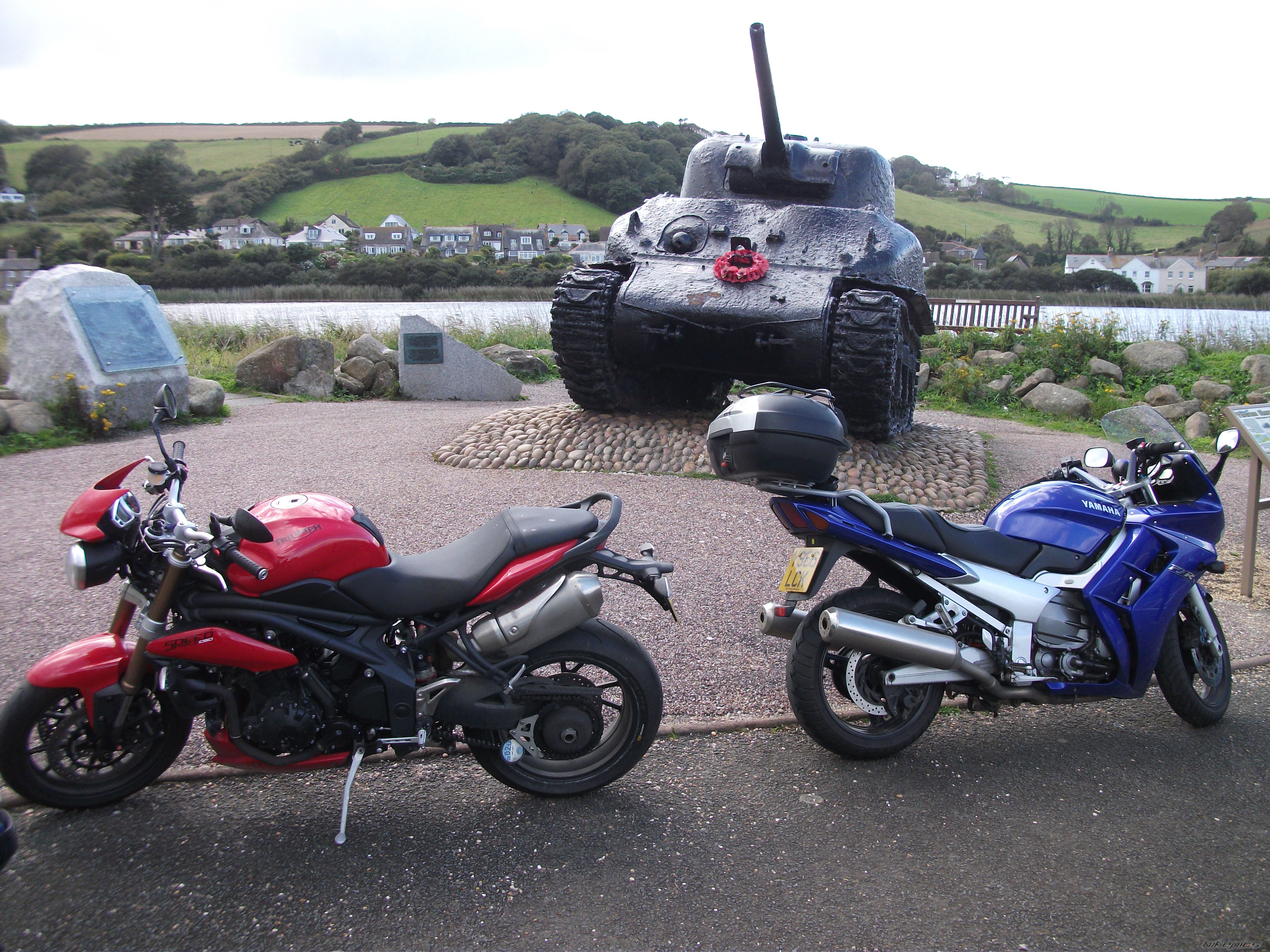 2001 YAMAHA FJR 1300 | Picture 2307145 motorcycle photo