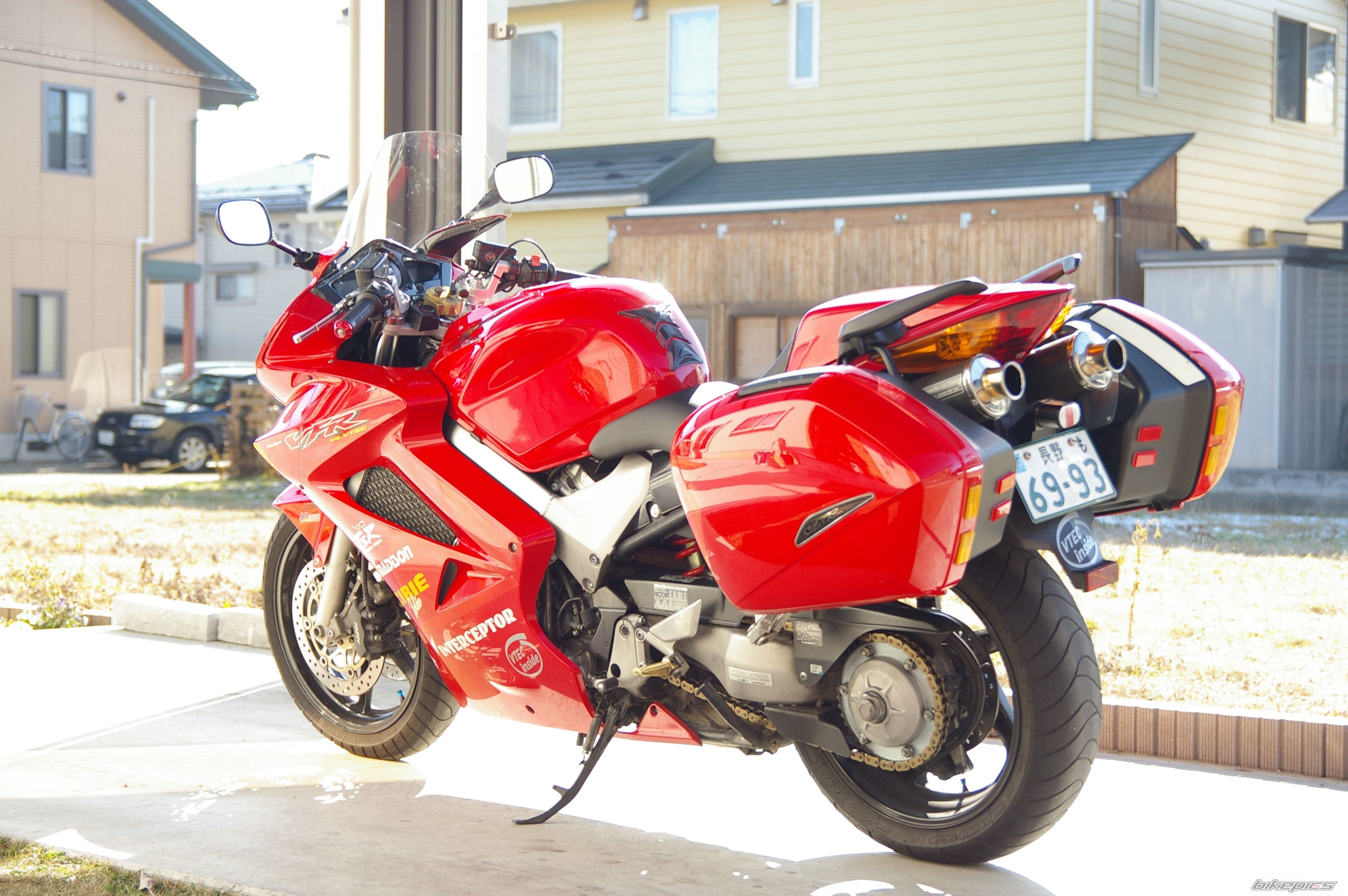 2002 HONDA VFR 800 VTEC | Picture 2309378 motorcycle photo