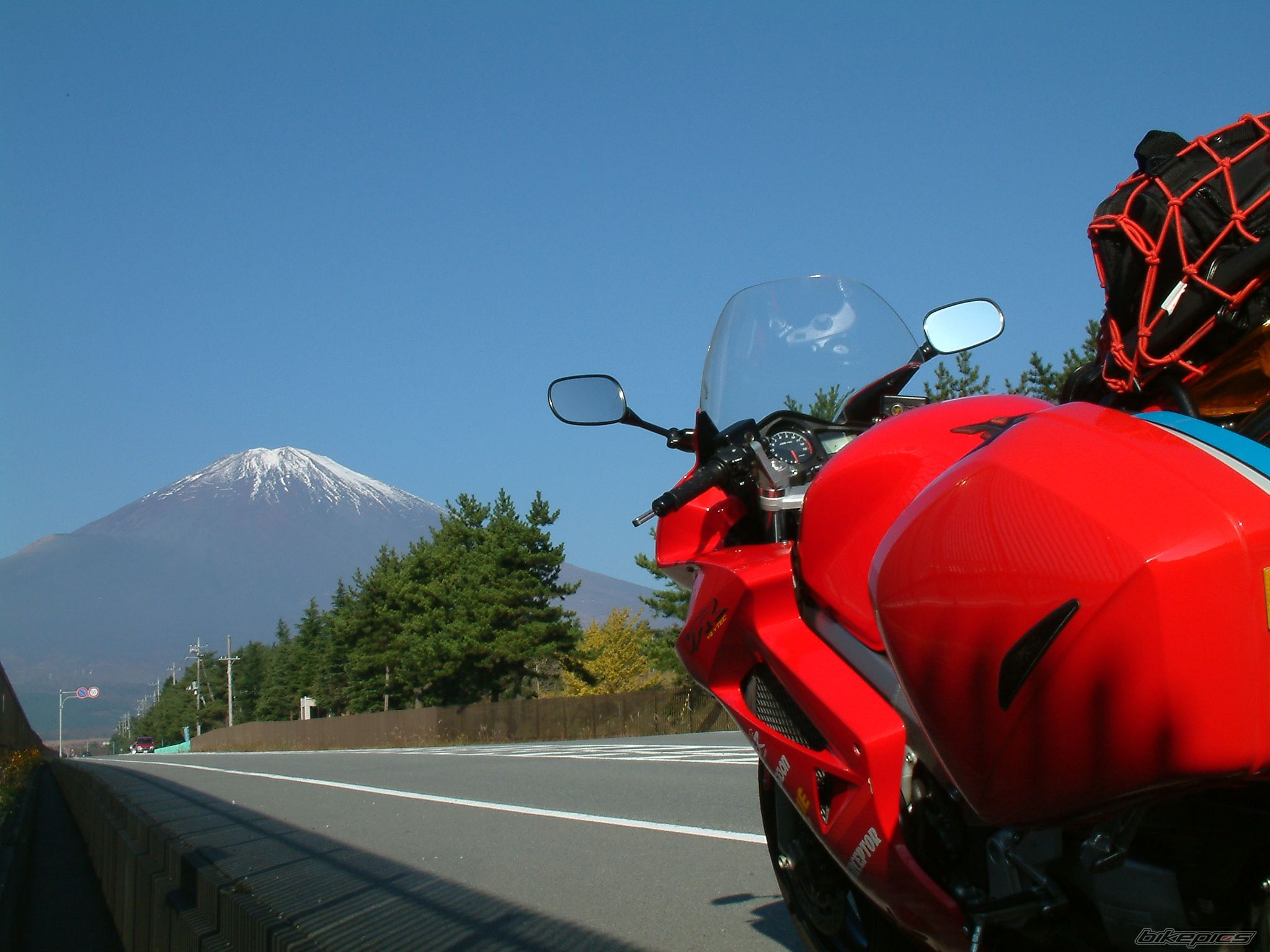 2002 HONDA VFR 800 VTEC | Picture 2309384 motorcycle photo