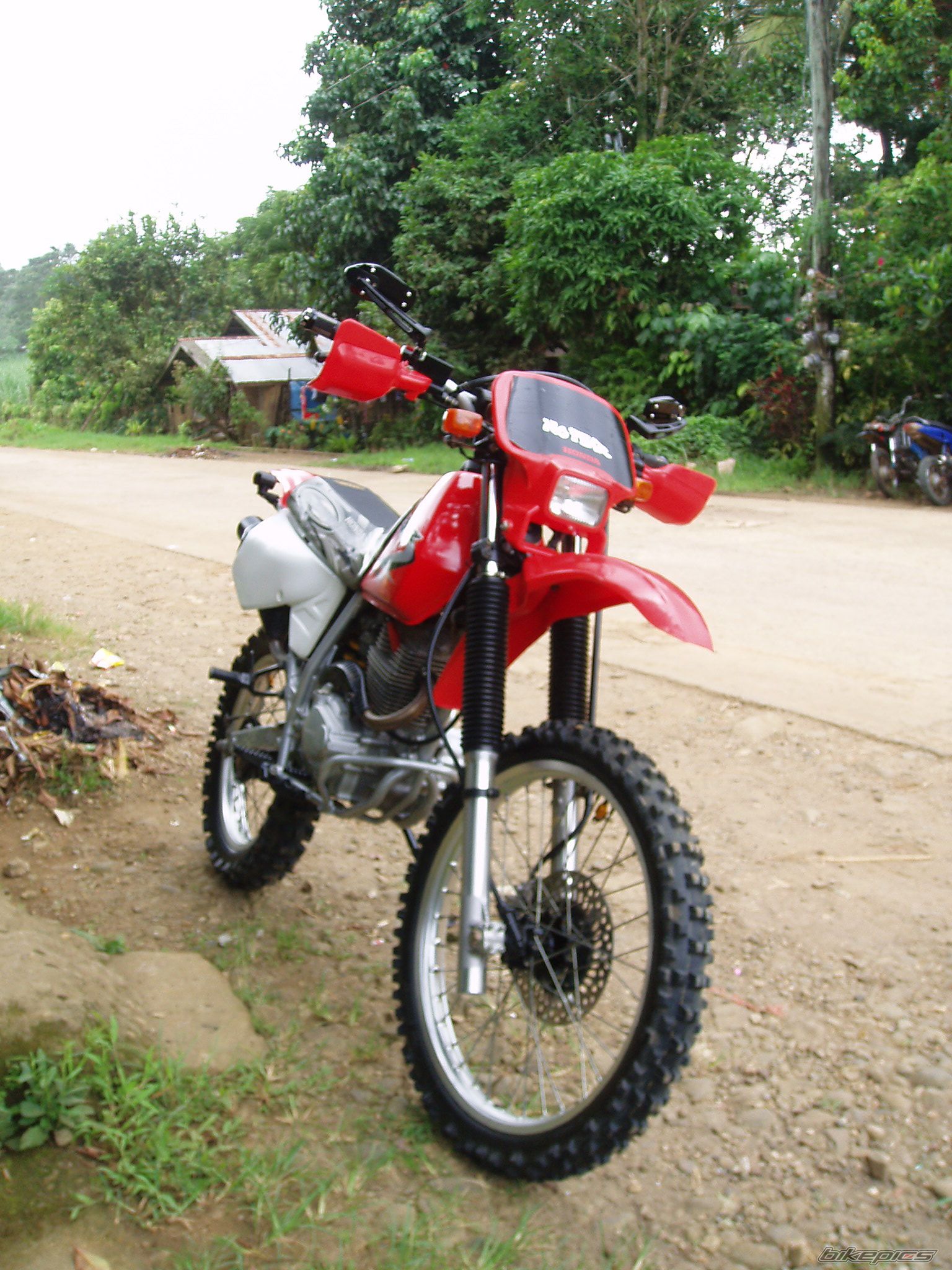 2009 HONDA XR 200 | Picture 2311523 motorcycle photo