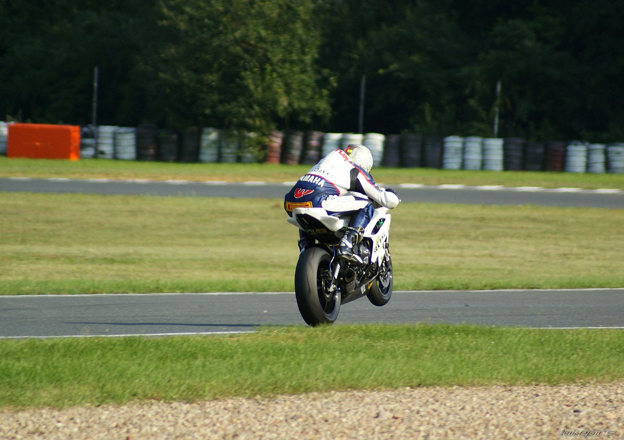 2011 YAMAHA YZF R6 | Picture 2313260 motorcycle photo
