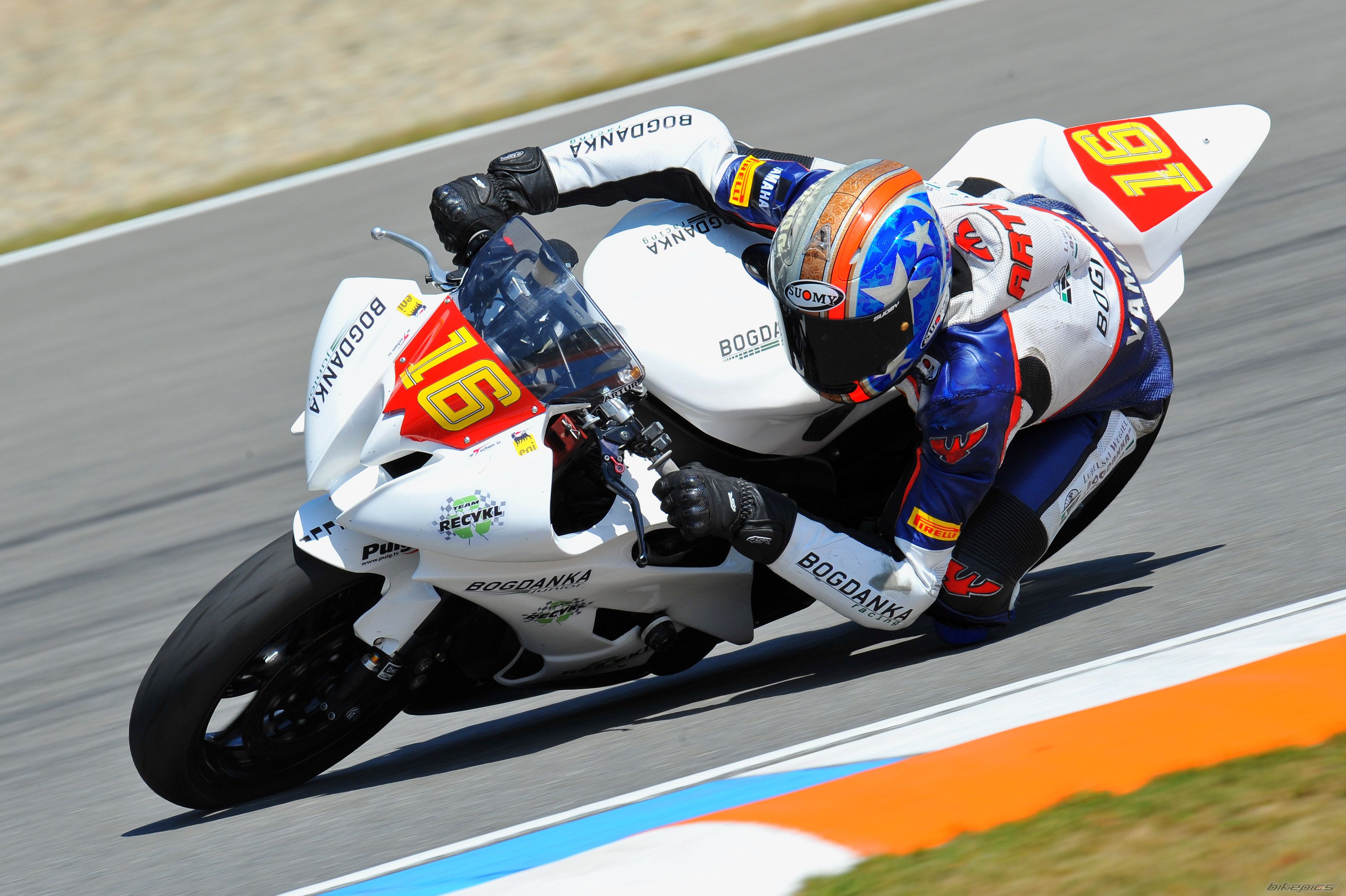 2011 YAMAHA YZF R6 | Picture 2313271 motorcycle photo