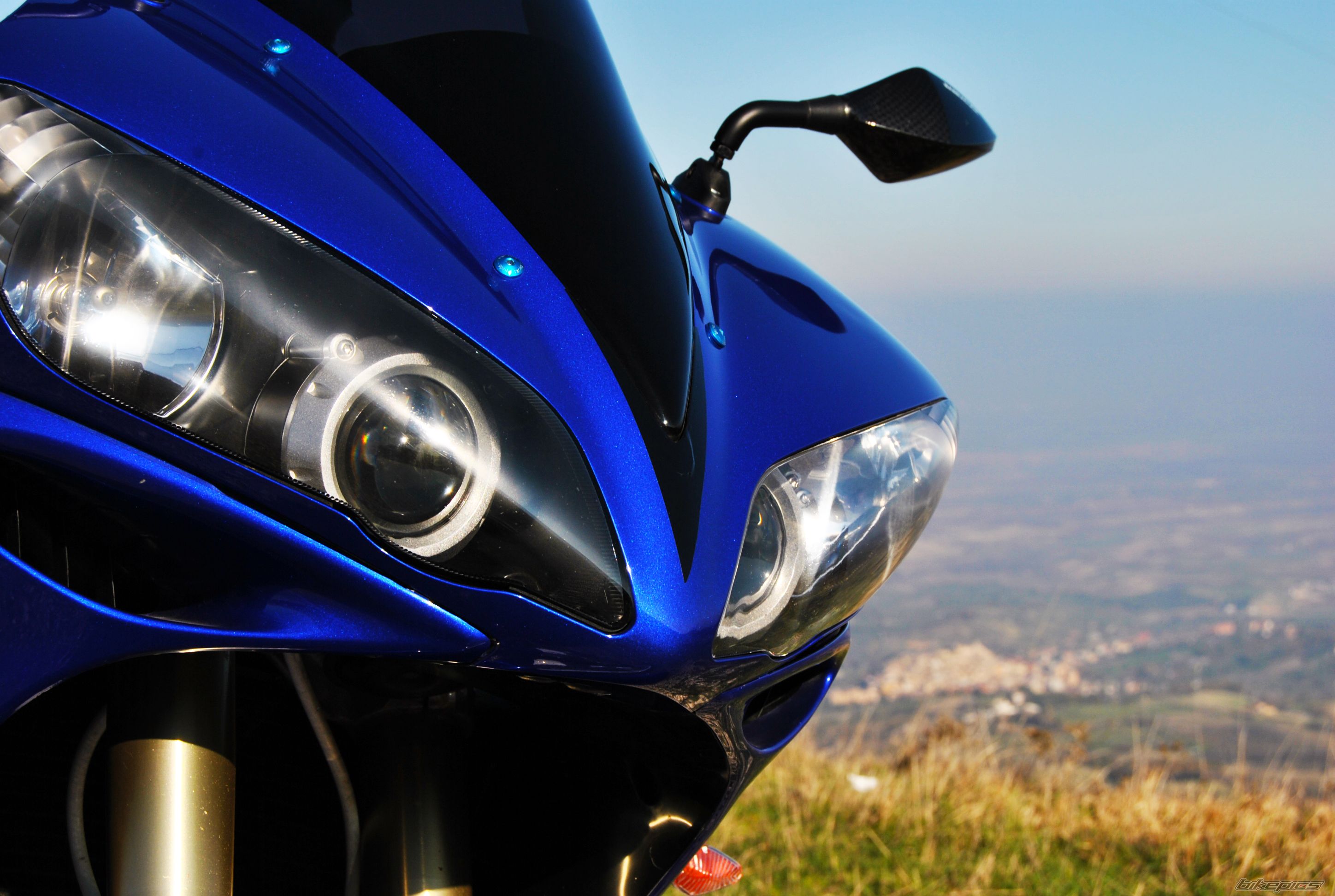 2005 YAMAHA YZF R1 | Picture 2313757 motorcycle photo