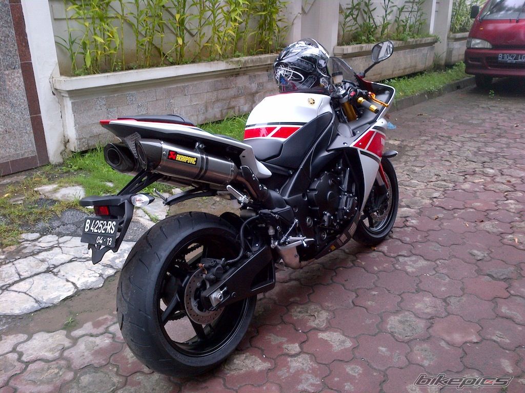 2012 YAMAHA YZF R1 | Picture 2314700 motorcycle photo