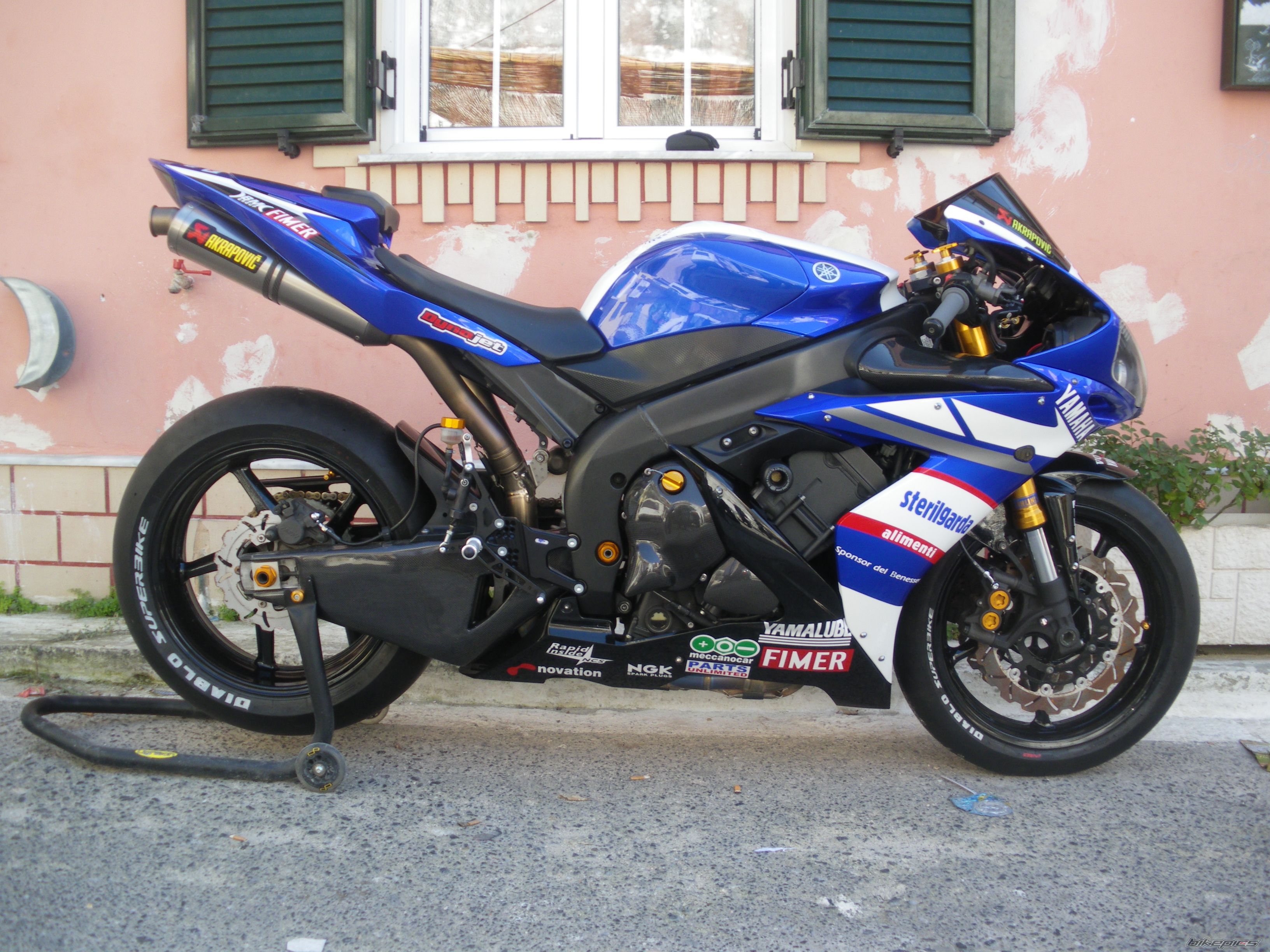 2012 YAMAHA YZF R1 | Picture 2315699 motorcycle photo