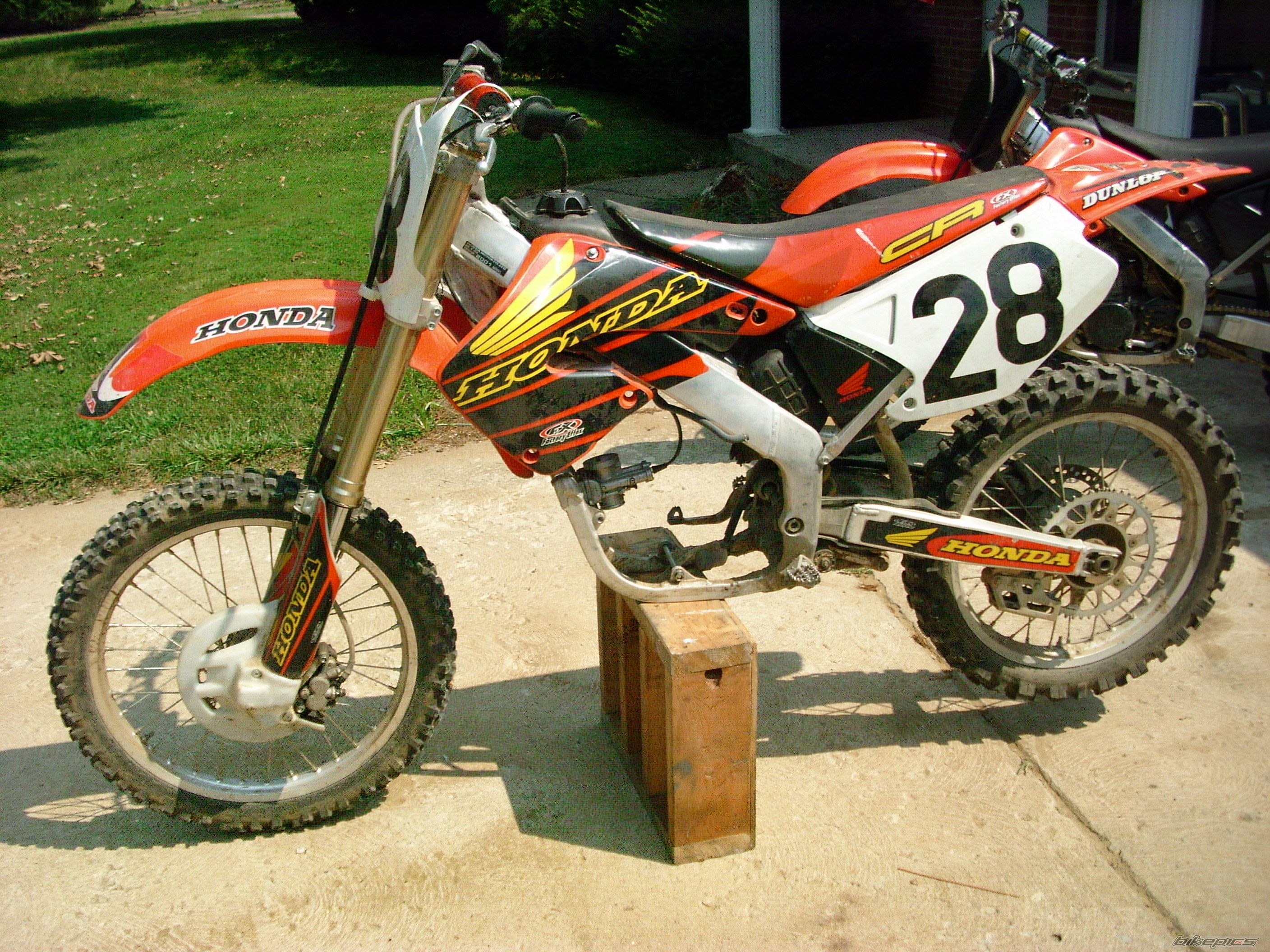 2001 HONDA CR250R | Picture 2317570 motorcycle photo