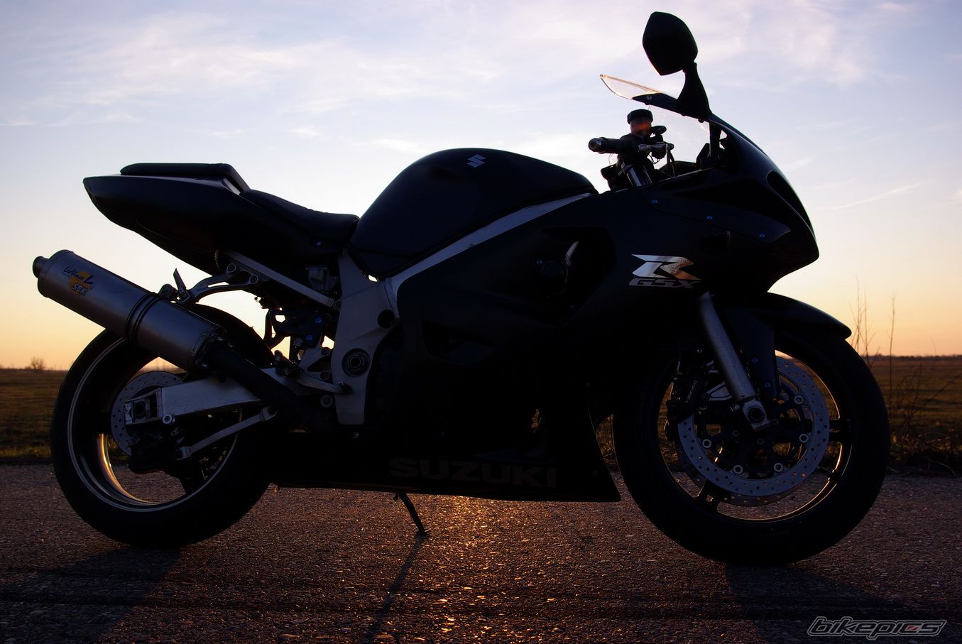 2001 SUZUKI GSX R 600 | Picture 2318971 motorcycle photo