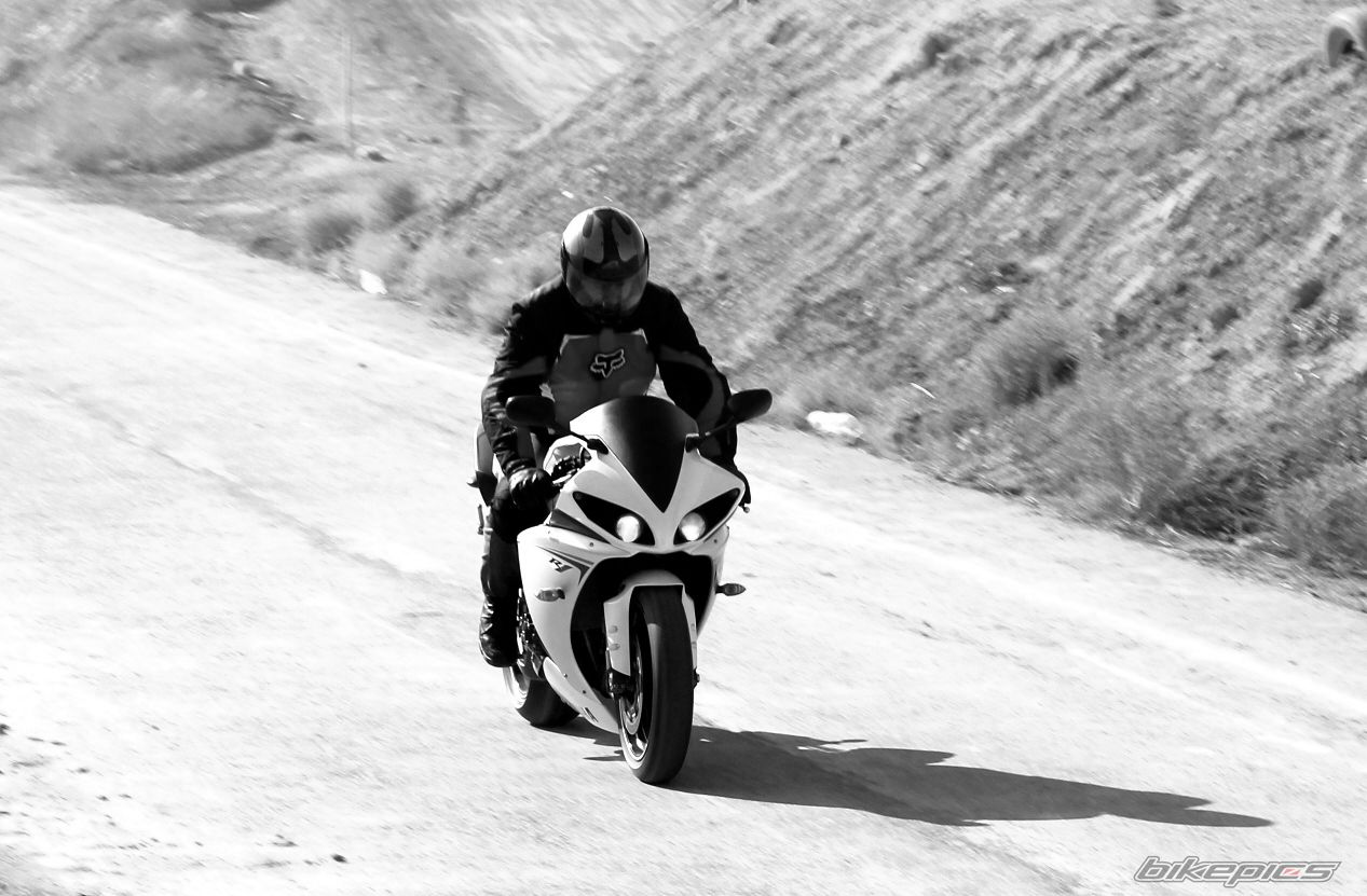 2009 YAMAHA YZF R1 | Picture 2319159 motorcycle photo
