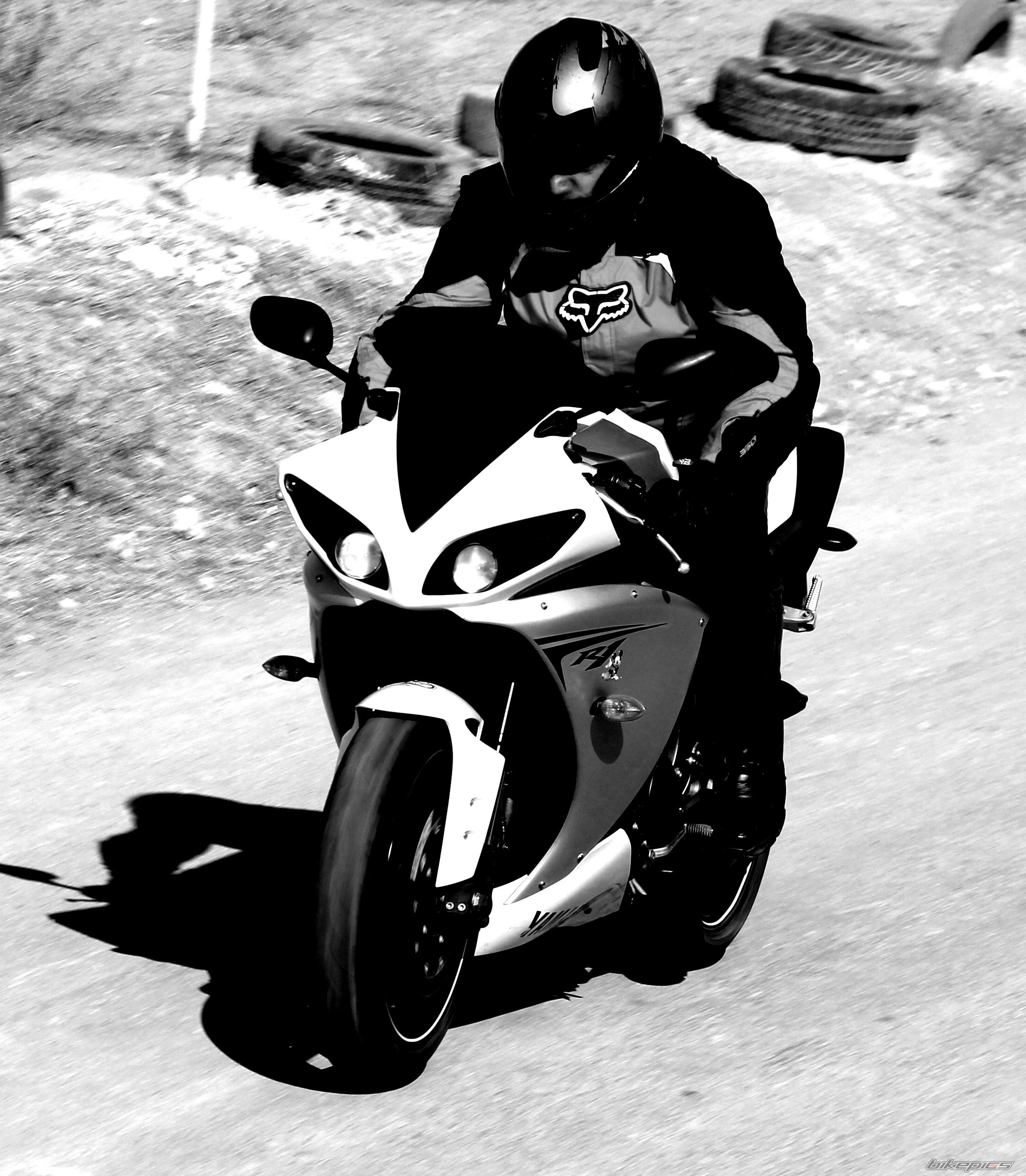 2009 YAMAHA YZF R1 | Picture 2319162 motorcycle photo