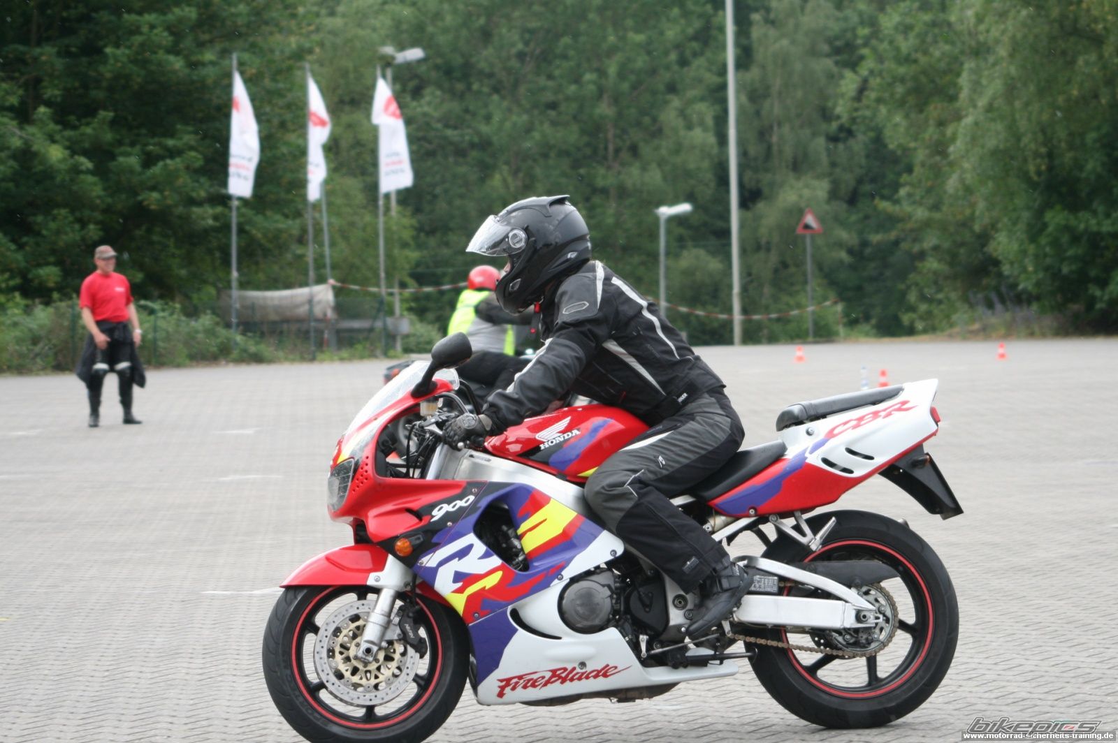 1997 HONDA CBR 900RR FIREBLADE | Picture 2319182 motorcycle photo