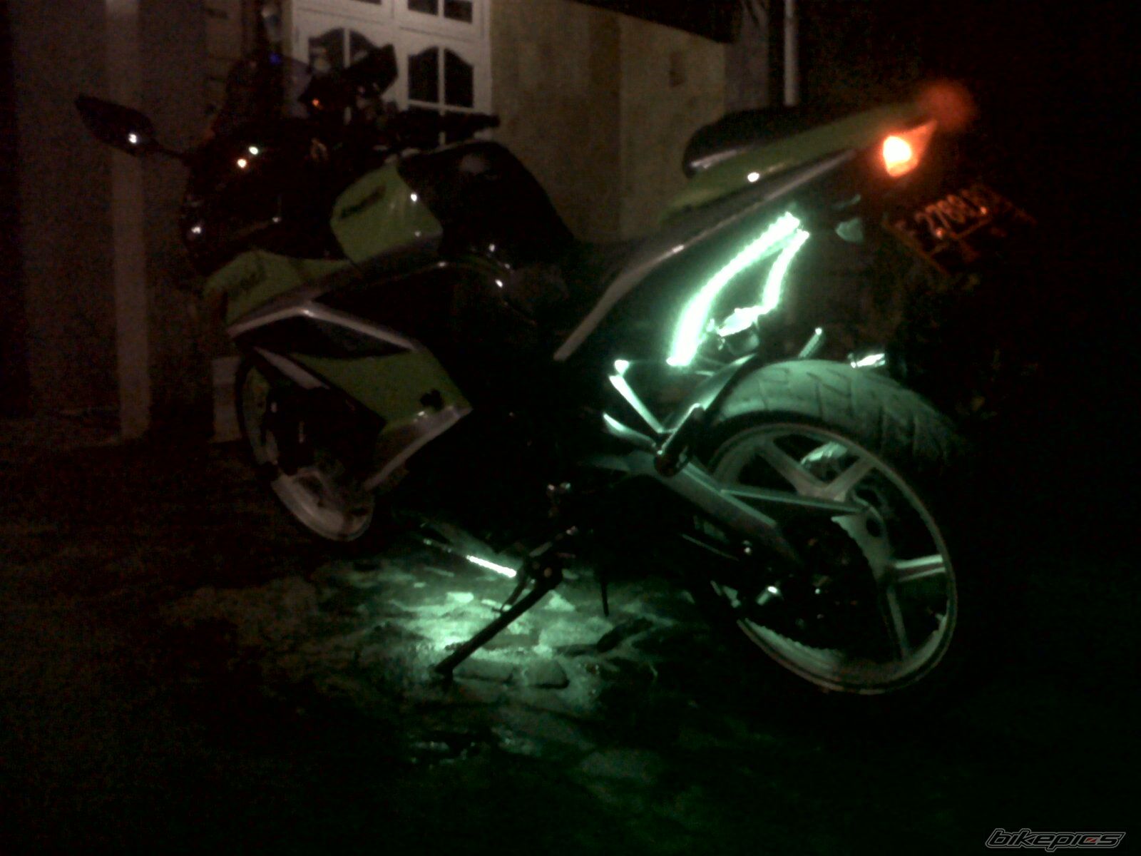 2008 KAWASAKI NINJA 250R | Picture 2323863 motorcycle photo