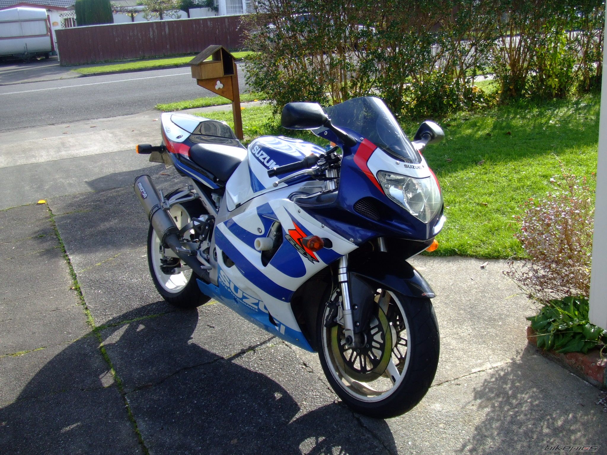 2000 SUZUKI GSX R 750 | Picture 2324706 motorcycle photo