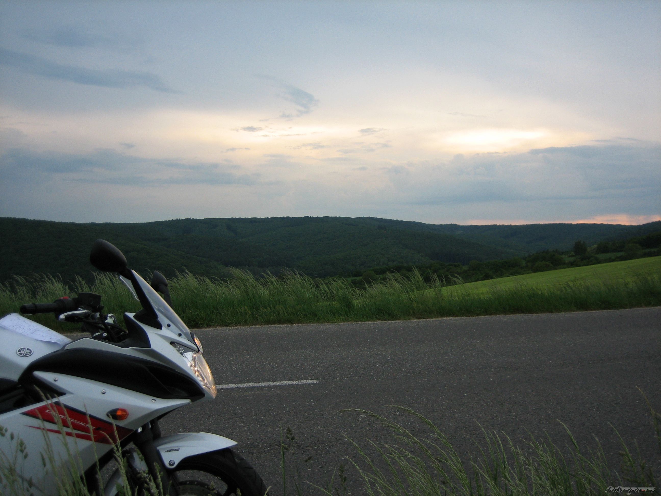 2011 YAMAHA XJ600 DIVERSION | Picture 2324729 motorcycle photo