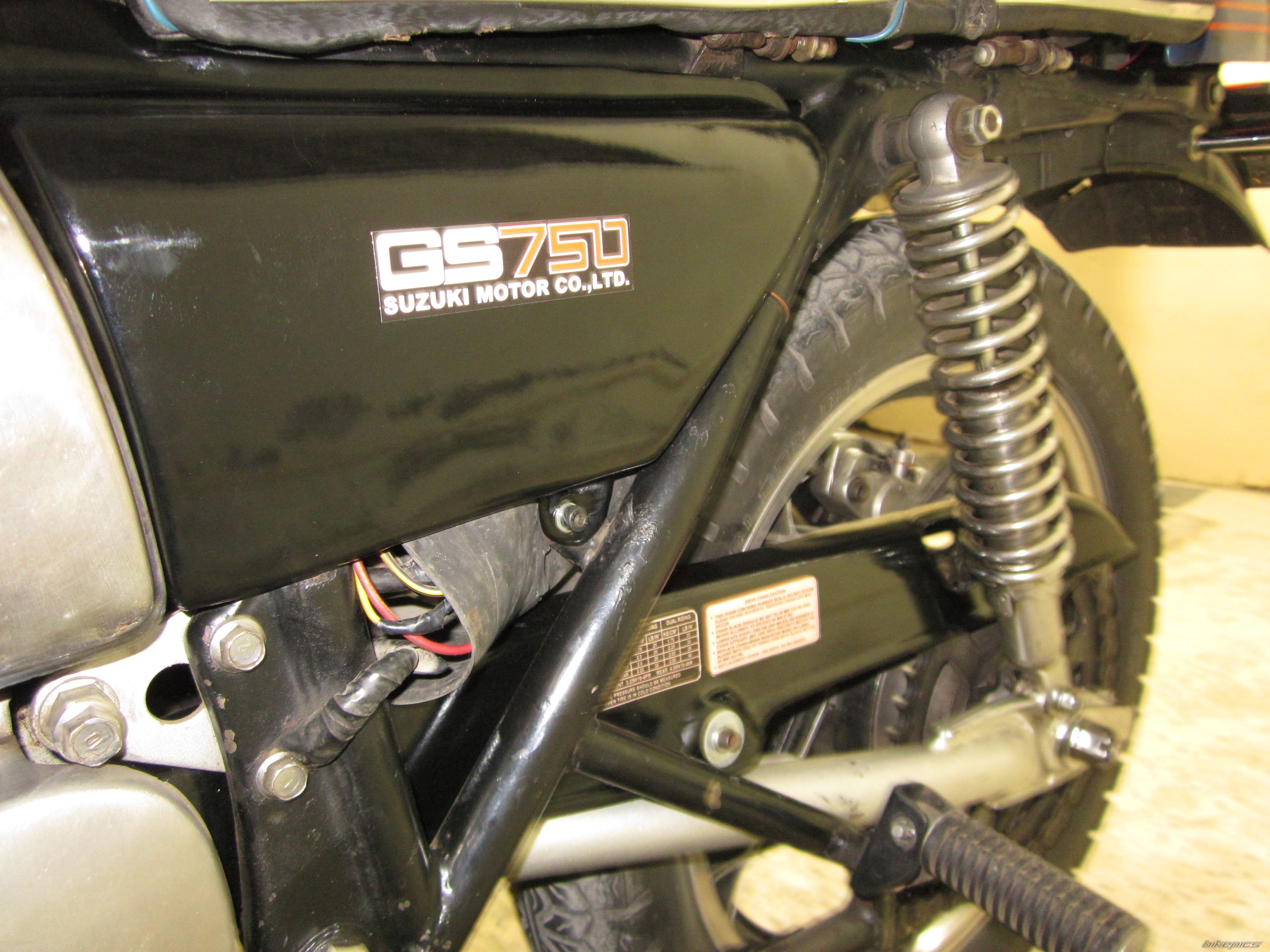 1981 SUZUKI GS 750 | Picture 2324887 motorcycle photo