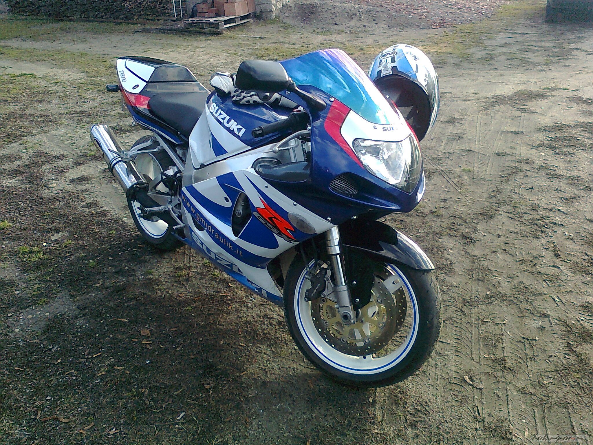 2001 SUZUKI GSX R 750 | Picture 2325884 motorcycle photo