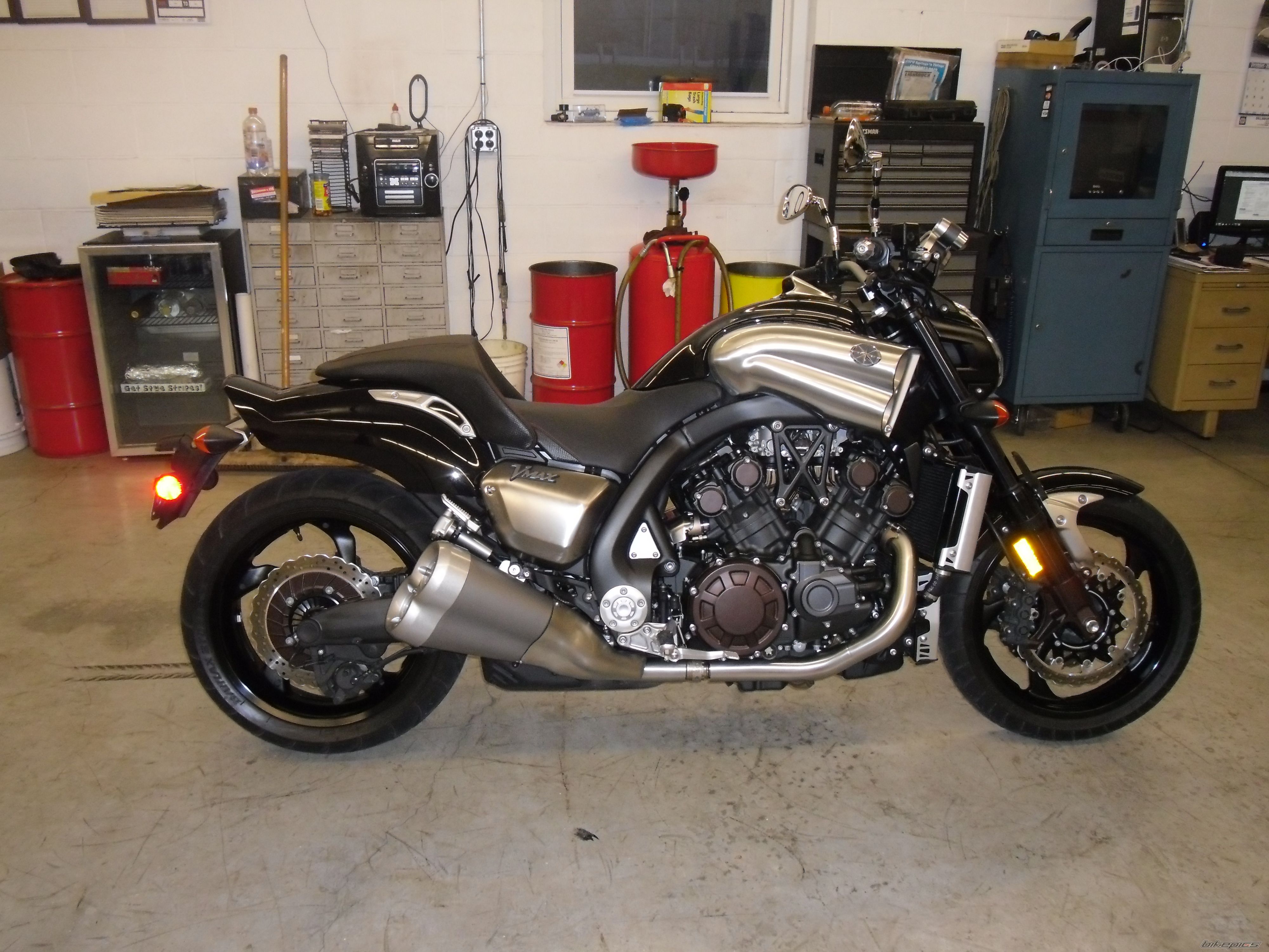 2009 YAMAHA VMAX 1700 | Picture 2328768 motorcycle photo