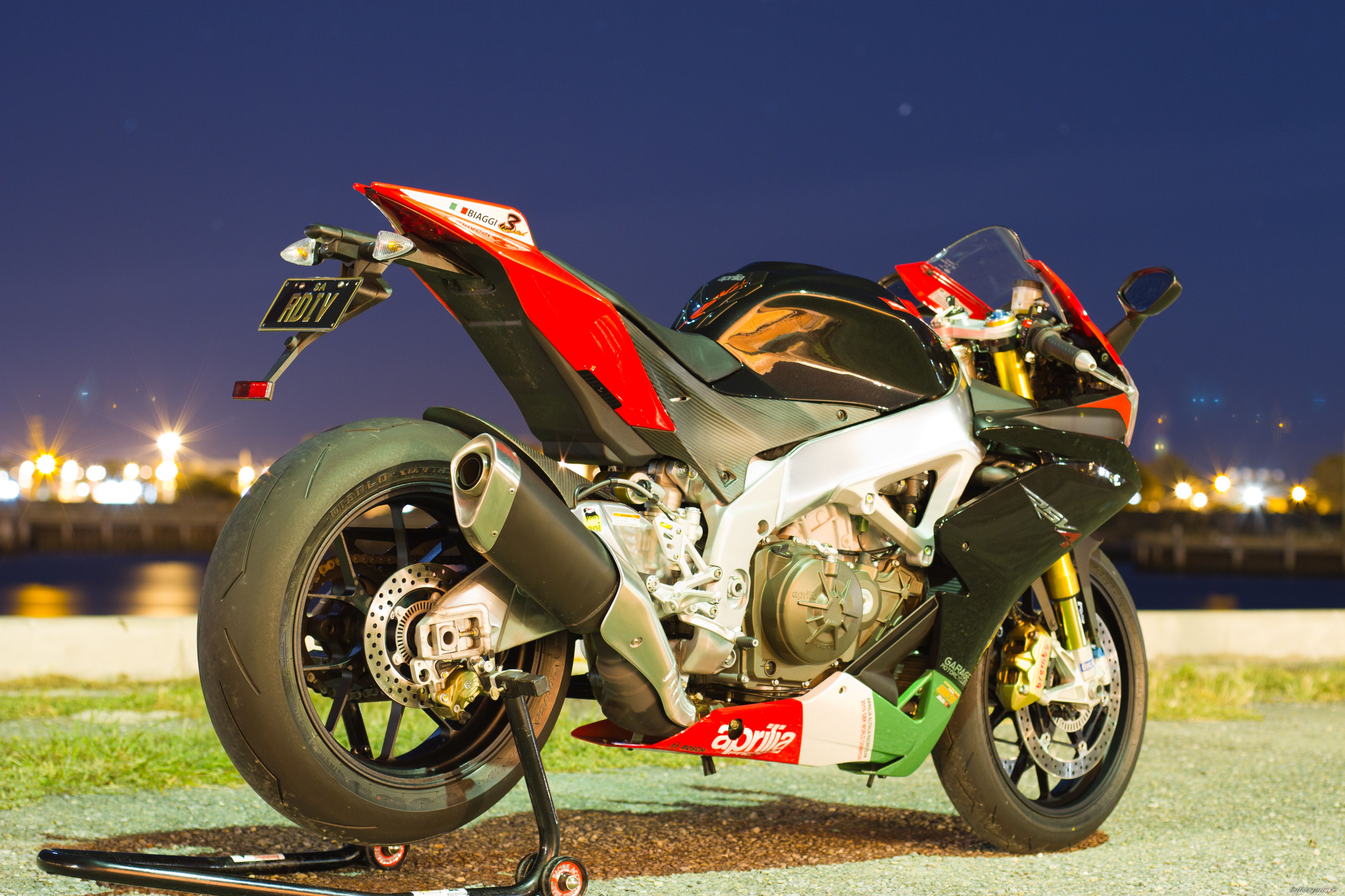2011 APRILIA RSV4 FACTORY APRC | Picture 2329333 motorcycle photo