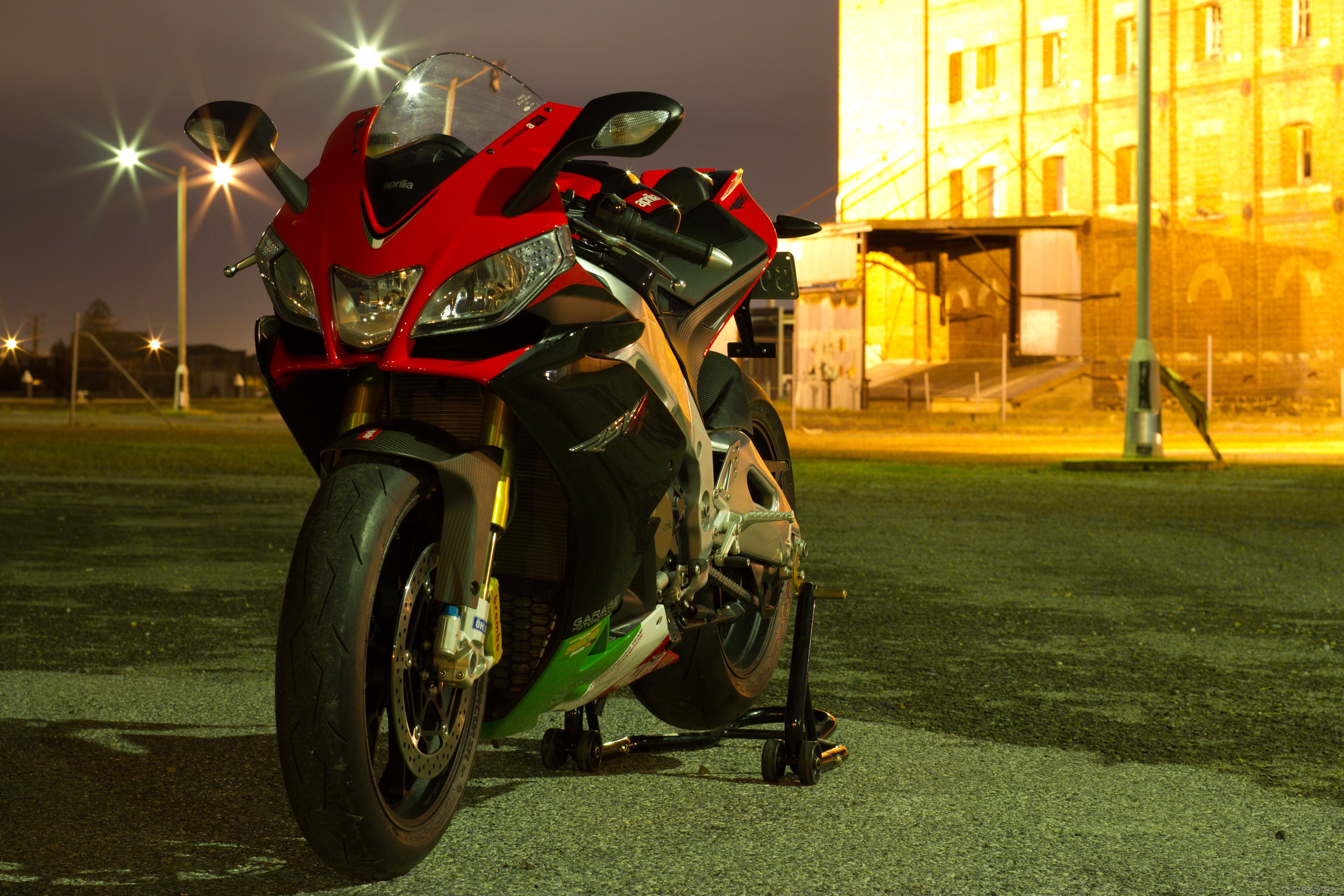 2011 APRILIA RSV4 FACTORY APRC | Picture 2329339 motorcycle photo