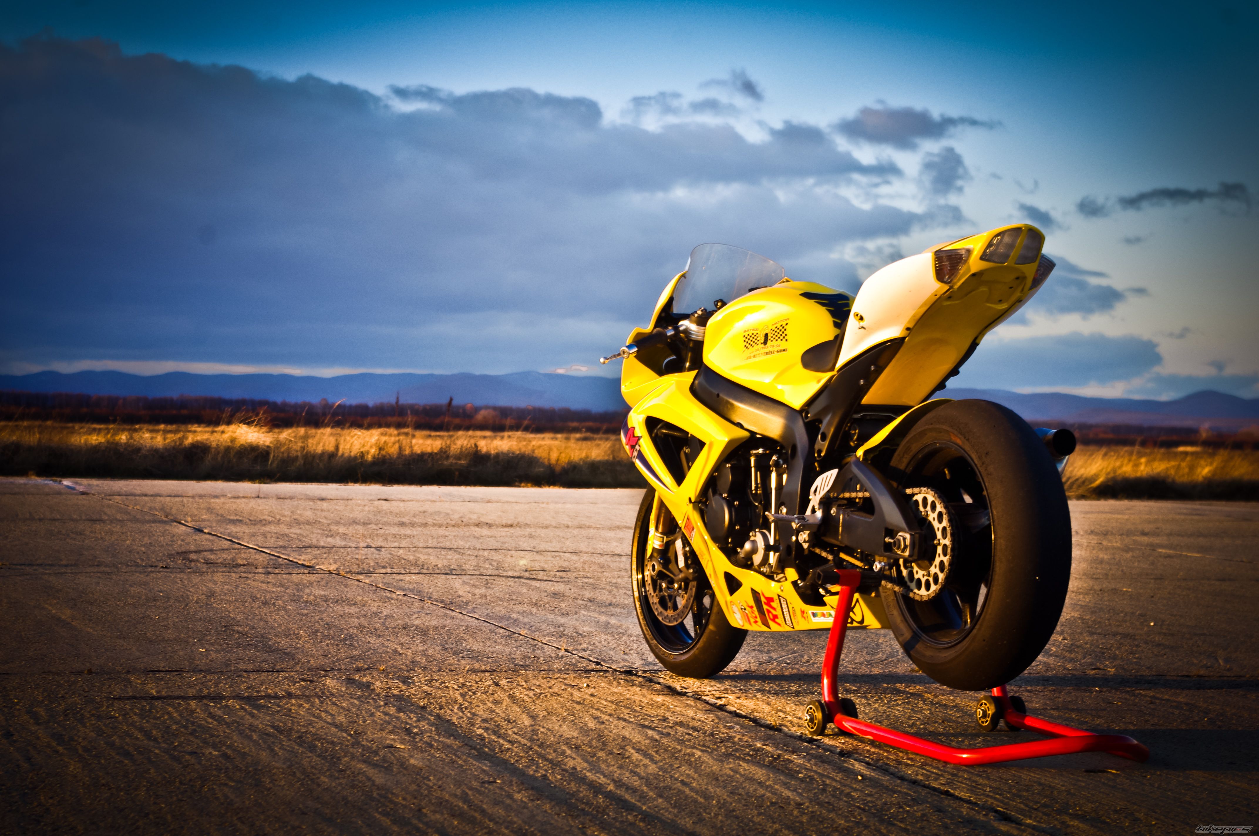 2006 SUZUKI GSX R 750 | Picture 2330725 motorcycle photo