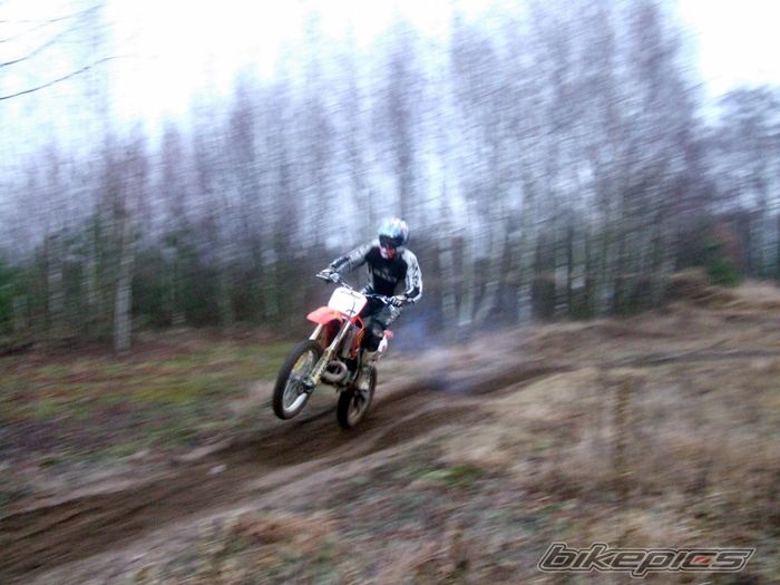 2001 HONDA CR250R | Picture 2332009 motorcycle photo