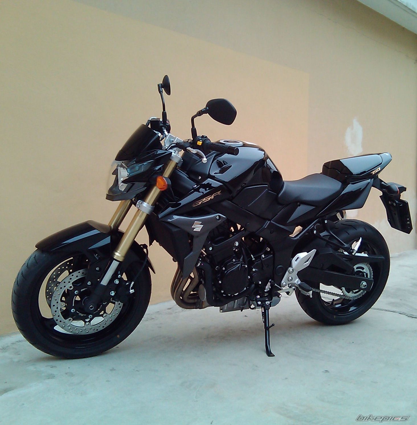 2012 SUZUKI GSR 750 | Picture 2333980 motorcycle photo