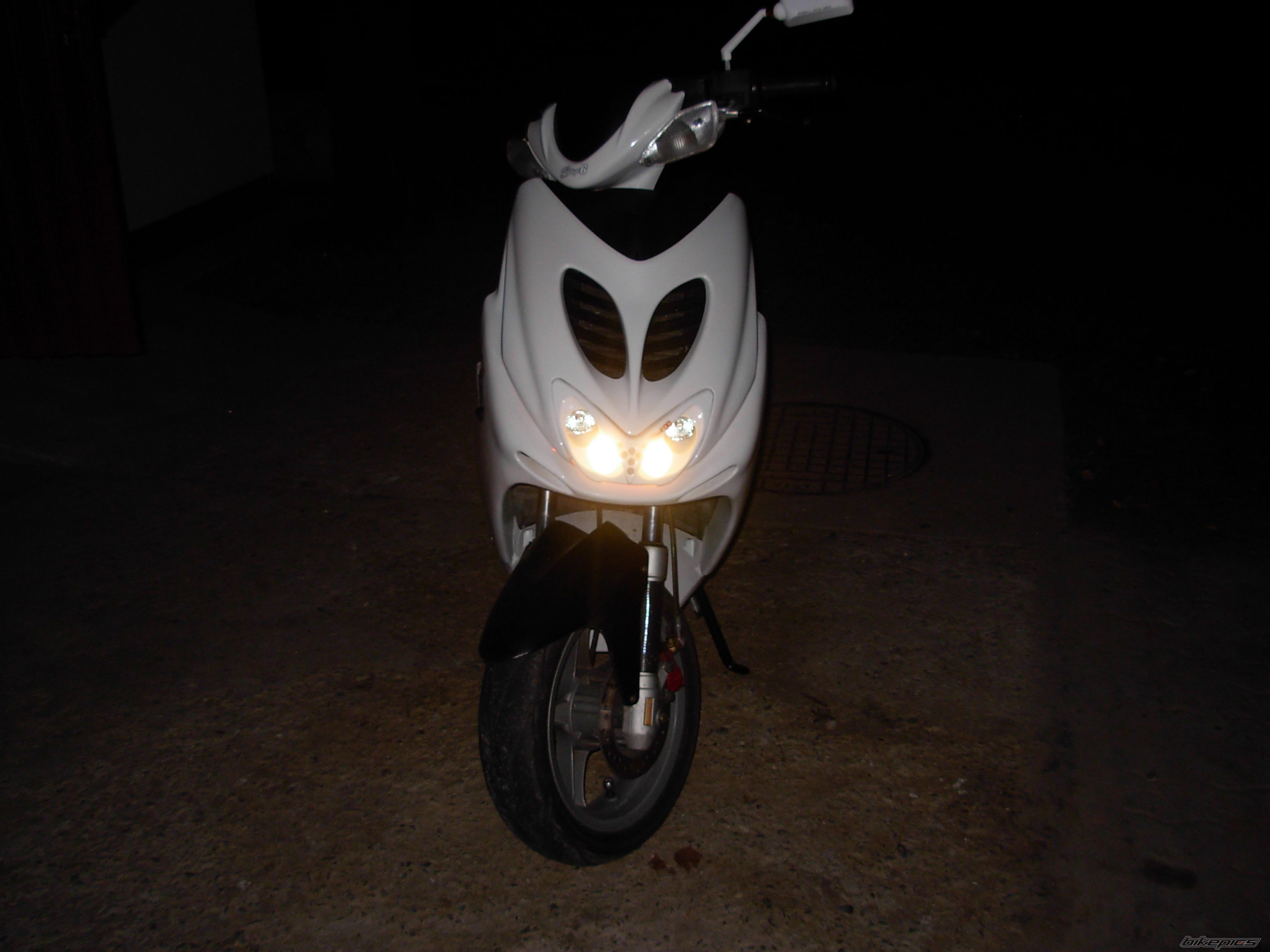2001 YAMAHA AEROX 50 | Picture 2335274 motorcycle photo