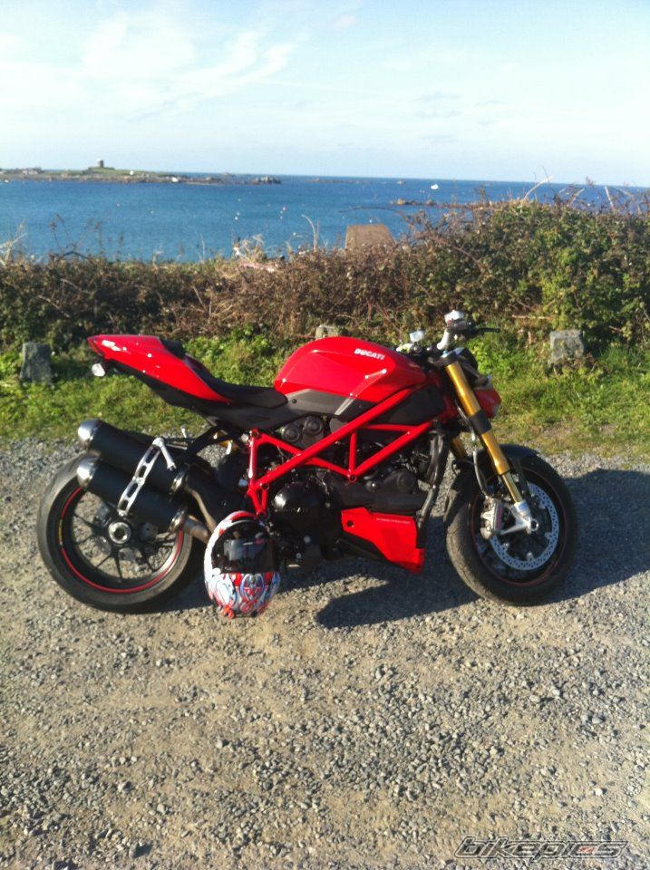 2012 DUCATI STREETFIGTHER | Picture 2336648 motorcycle photo
