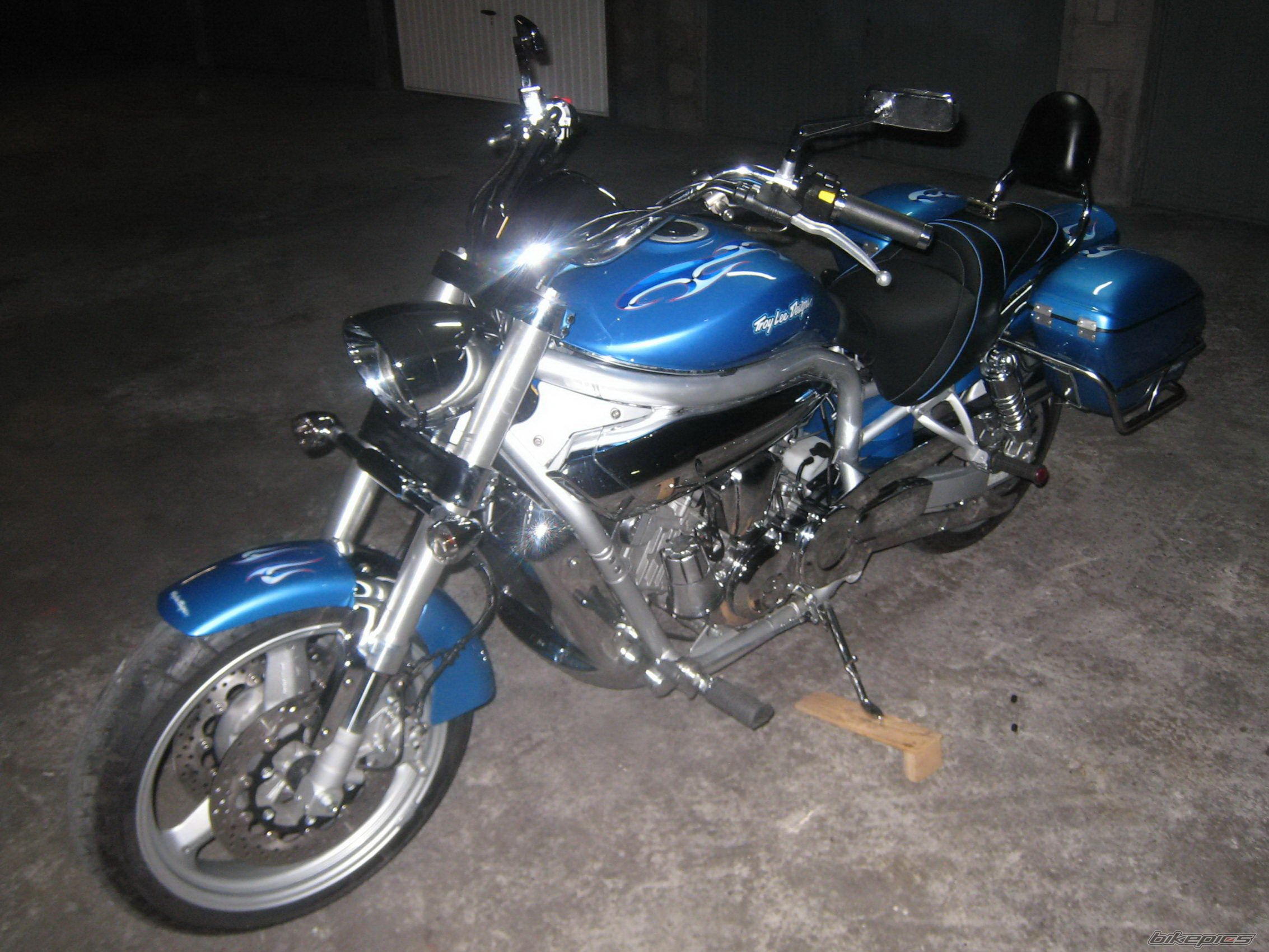 2011 HYOSUNG GV 650 AQUILIA | Picture 2336707 motorcycle photo