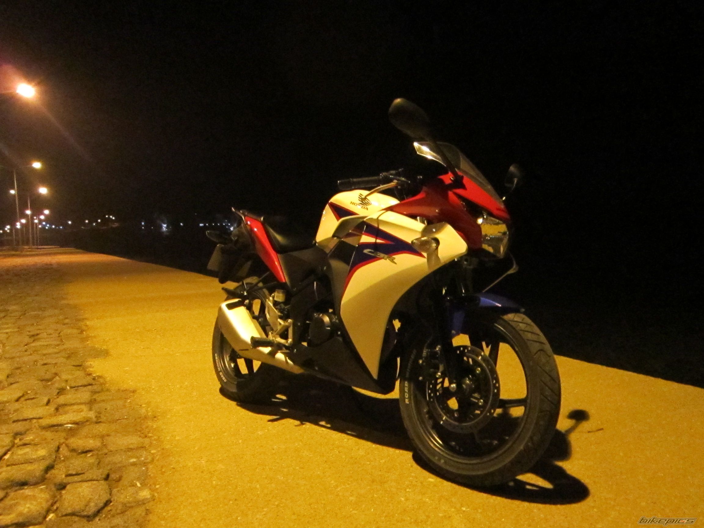 2012 HONDA CBR 125 | Picture 2339349 motorcycle photo