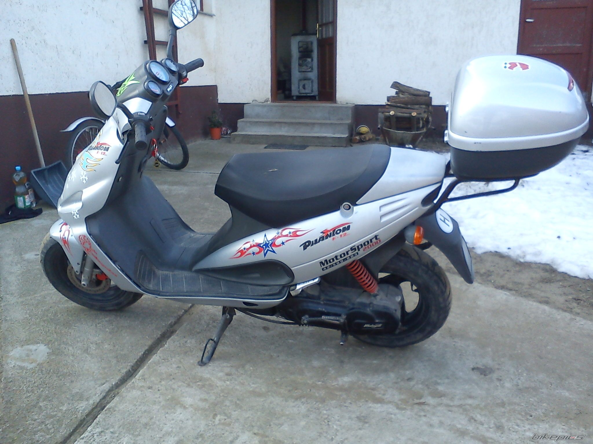 2000 MALAGUTI F 12 50 | Picture 2339631 motorcycle photo