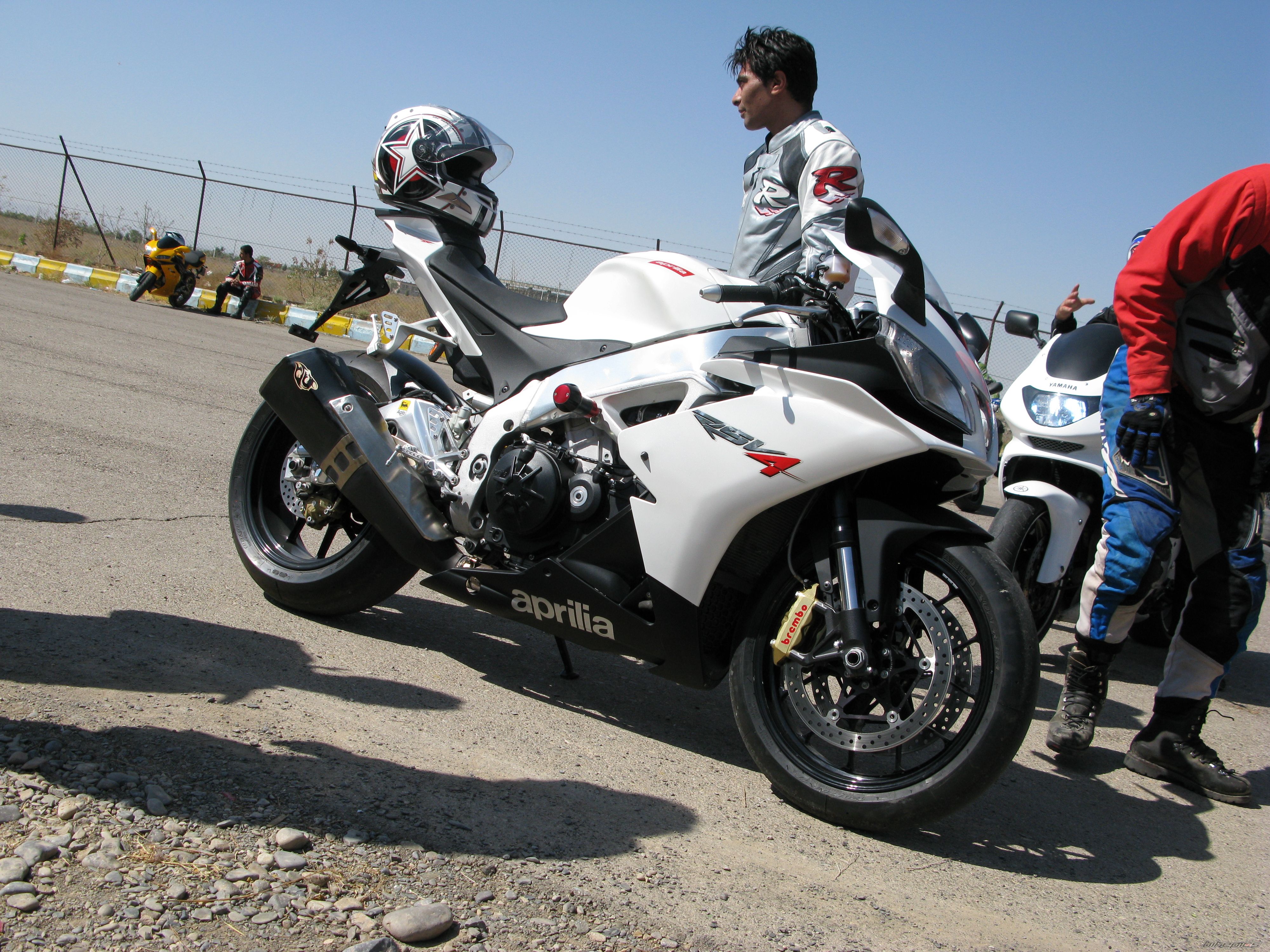 2012 APRILIA RSV4 | Picture 2340895 motorcycle photo