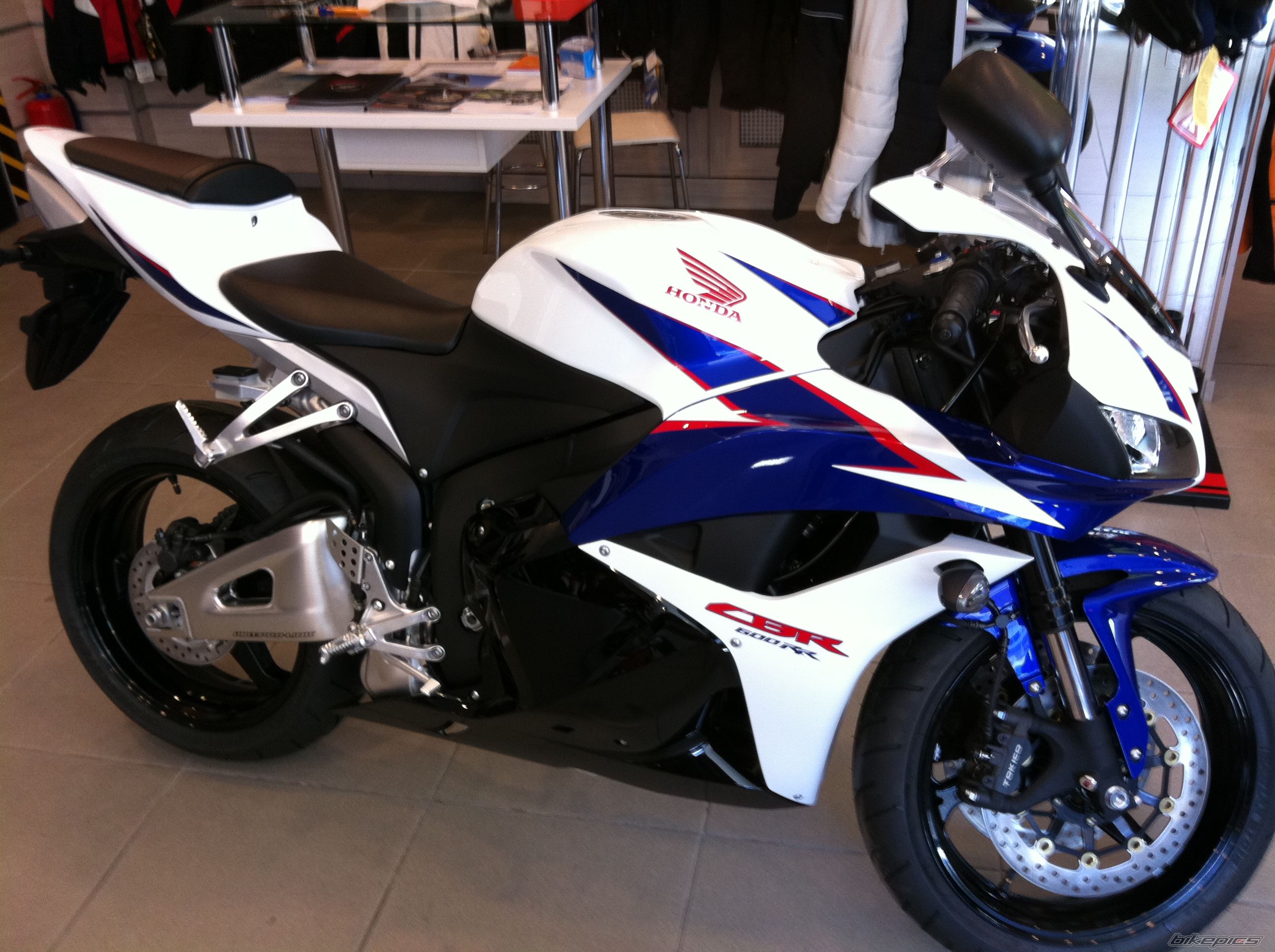 2011 HONDA CBR 600 RR | Picture 2341363 motorcycle photo