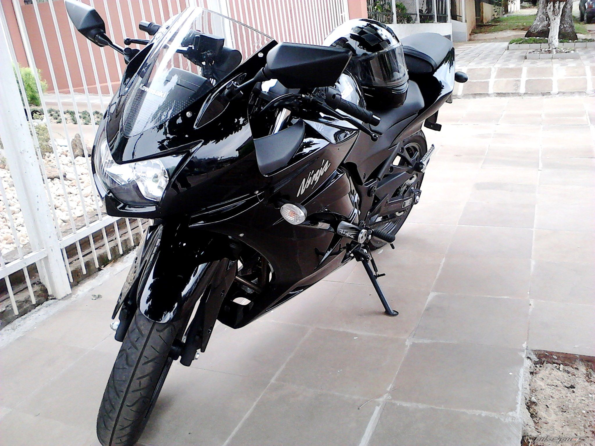 2010 KAWASAKI NINJA 250R | Picture 2341372 motorcycle photo
