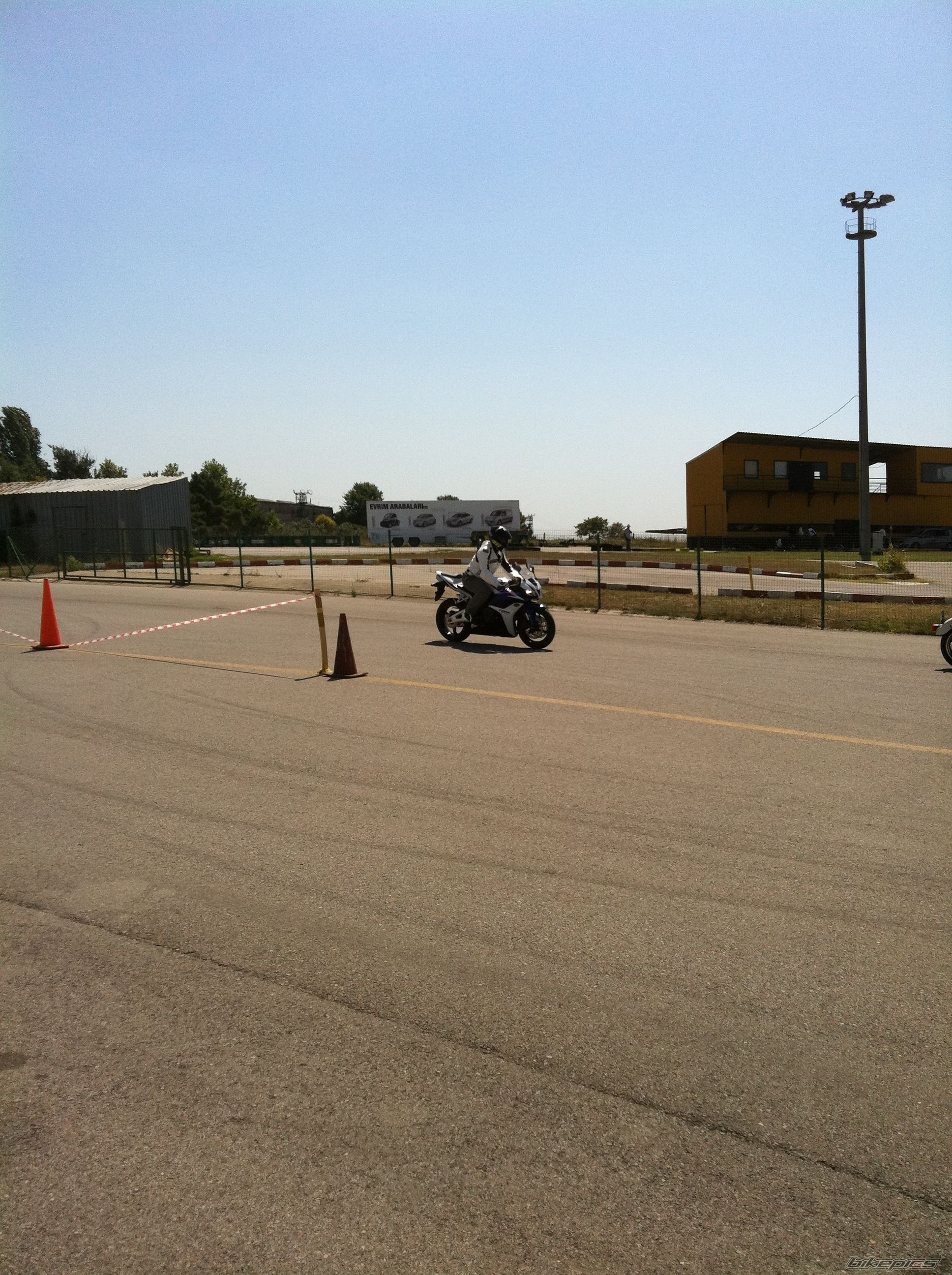2011 HONDA CBR 600 RR | Picture 2341379 motorcycle photo