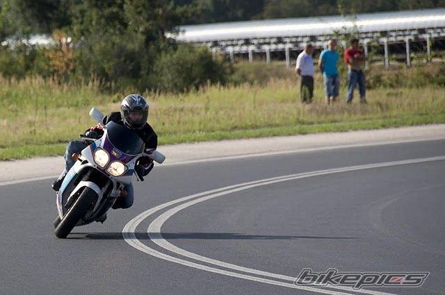 1994 YAMAHA FZR 600 | Picture 2342879 motorcycle photo