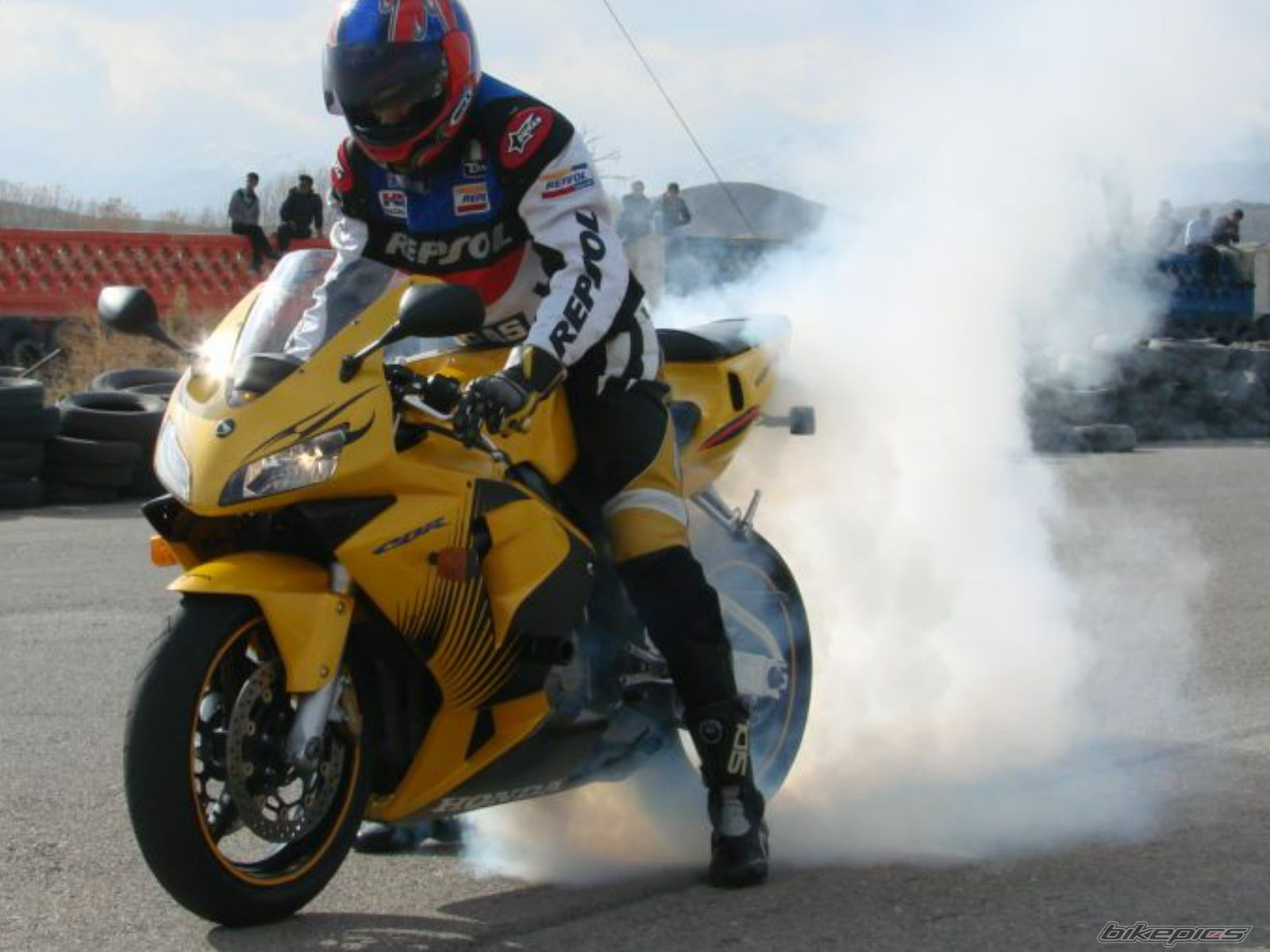 2005 HONDA CBR 600 RR | Picture 2344871 motorcycle photo