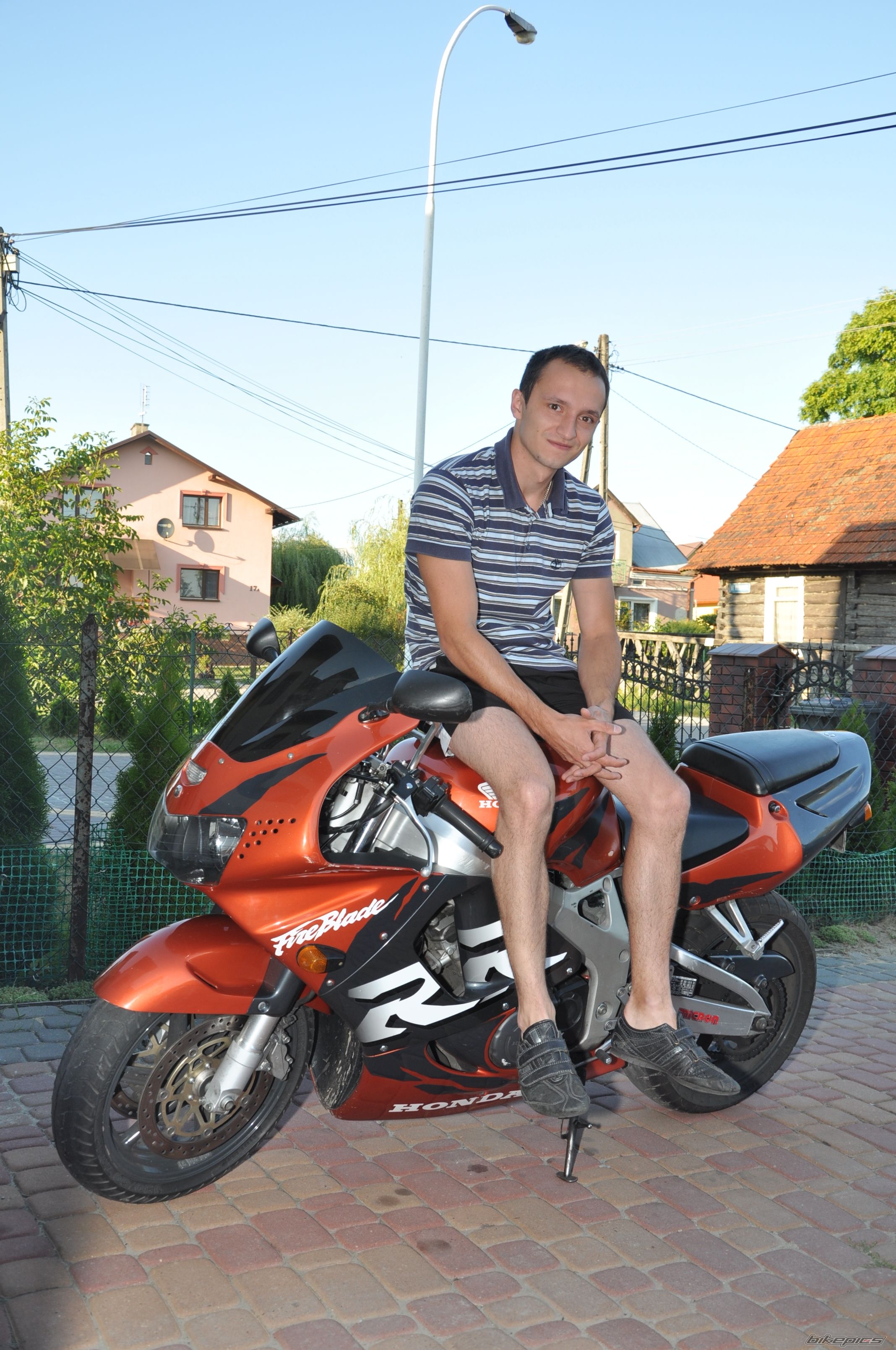 1998 HONDA CBR 900 | Picture 2346853 motorcycle photo