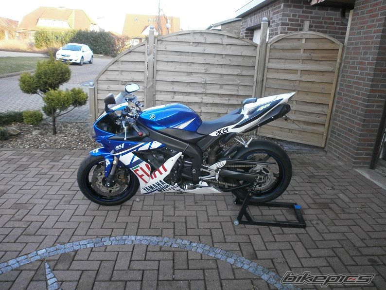 2004 YAMAHA YZF R1 | Picture 2349609 motorcycle photo