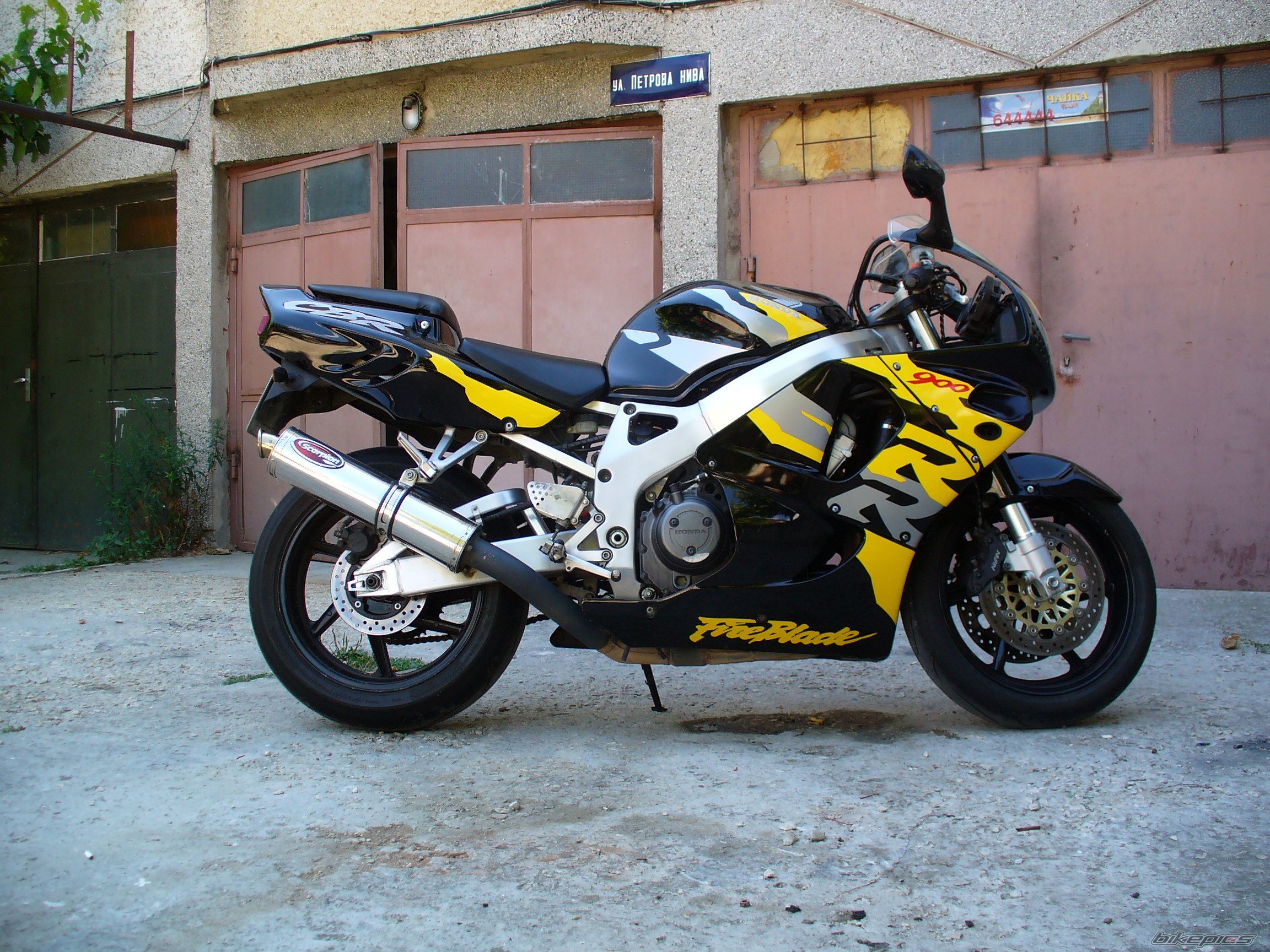 1997 HONDA CBR 900RR FIREBLADE | Picture 2351332 motorcycle photo