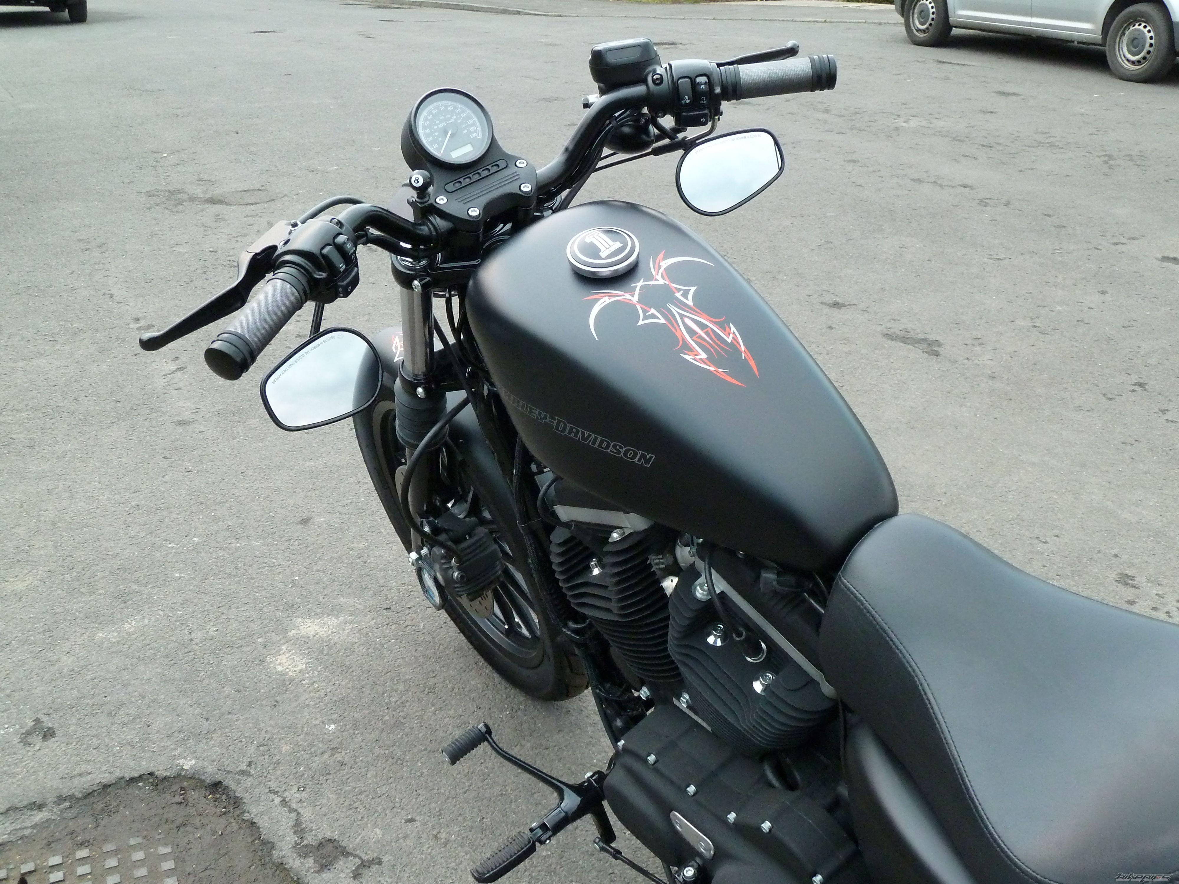 2011 HARLEY DAVIDSON IRON 883 | Picture 2352416 motorcycle photo