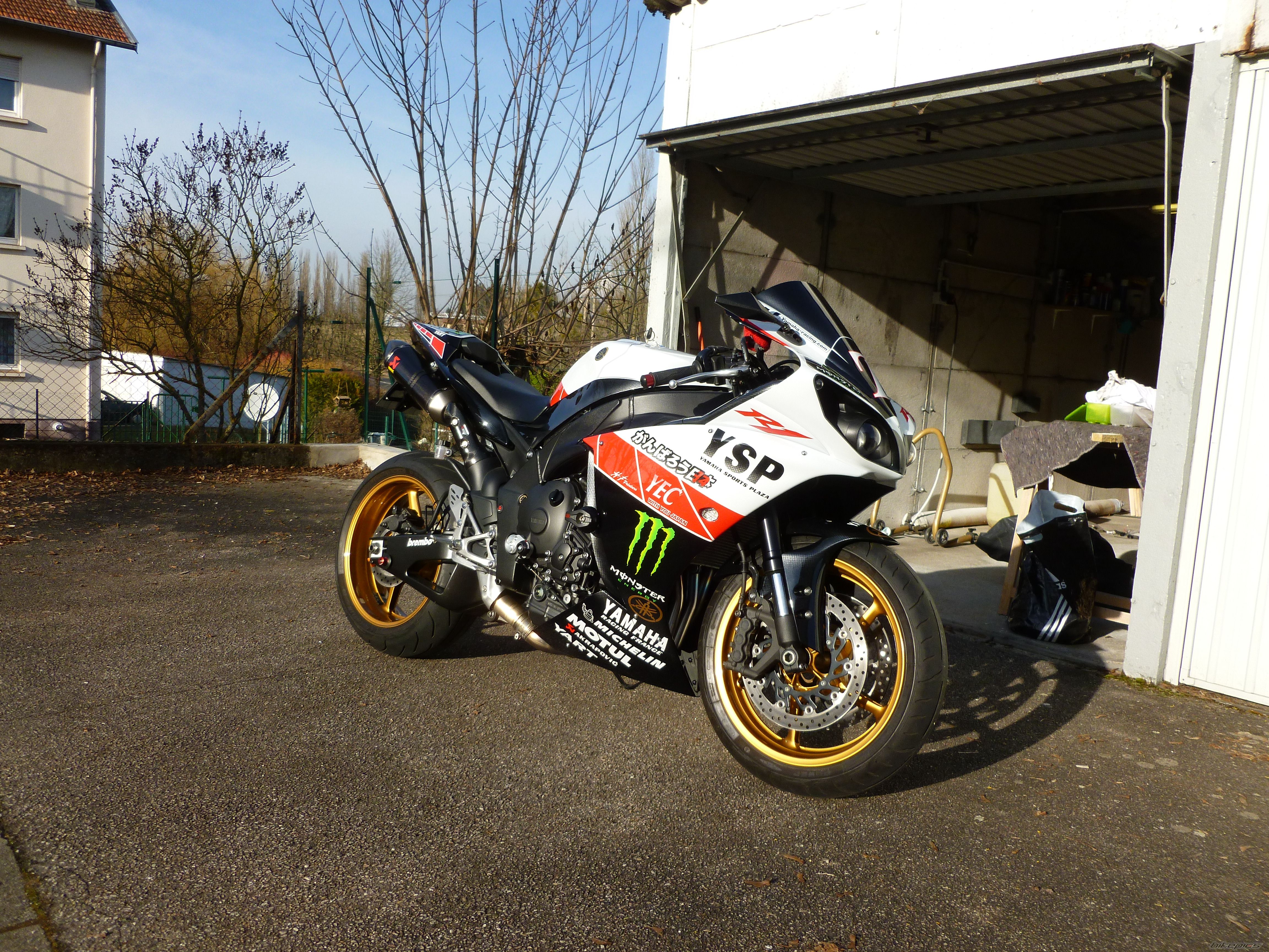2011 YAMAHA YZF R1 | Picture 2353228 motorcycle photo