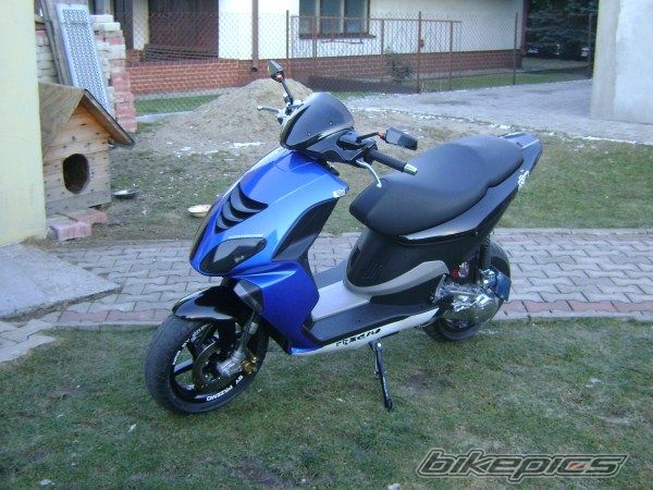 2005 PIAGGIO NRG | Picture 2355673 motorcycle photo