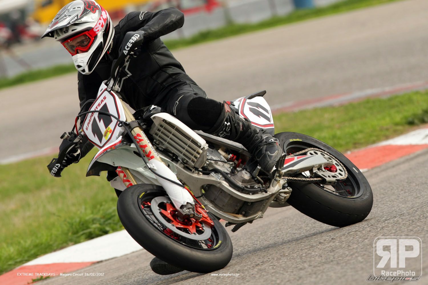 2011 YAMAHA YZ 450F | Picture 2355782 motorcycle photo