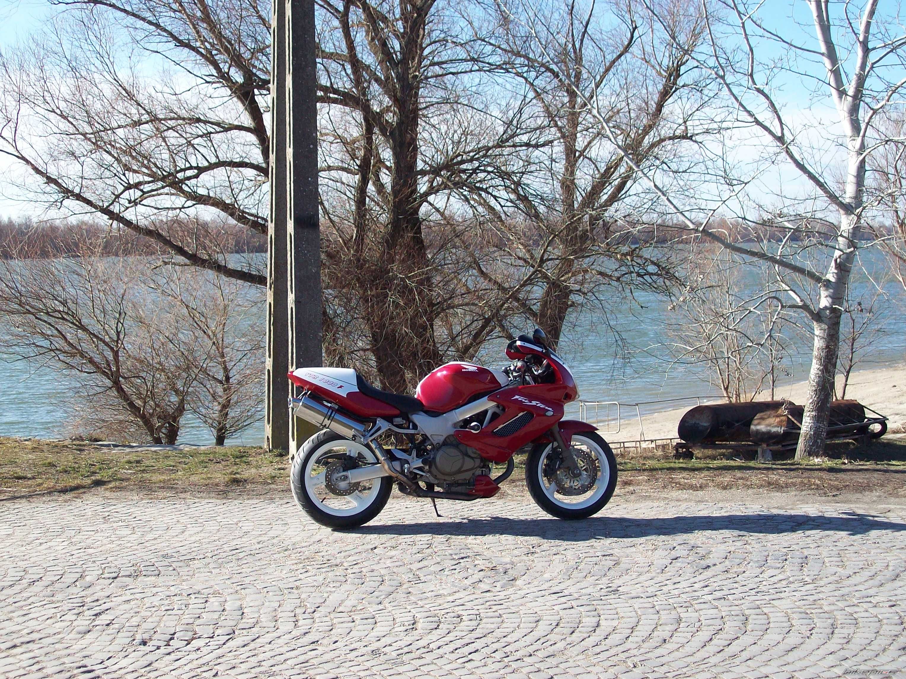 2010 HONDA VTR 1000 | Picture 2355950 motorcycle photo